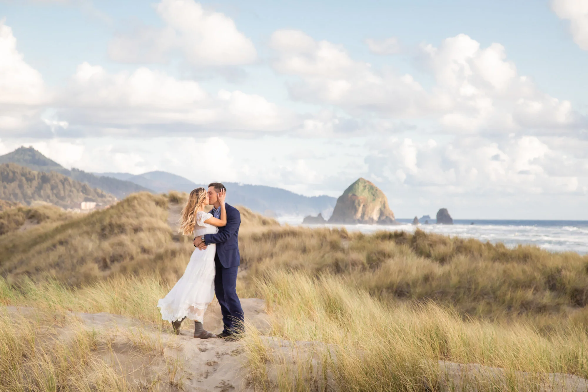 OregonCoastElopement-CannonBeach-HugPoint-DanRice21_005.jpg