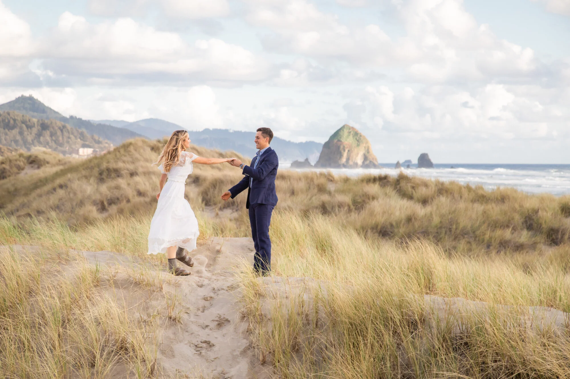 OregonCoastElopement-CannonBeach-HugPoint-DanRice21_006.jpg