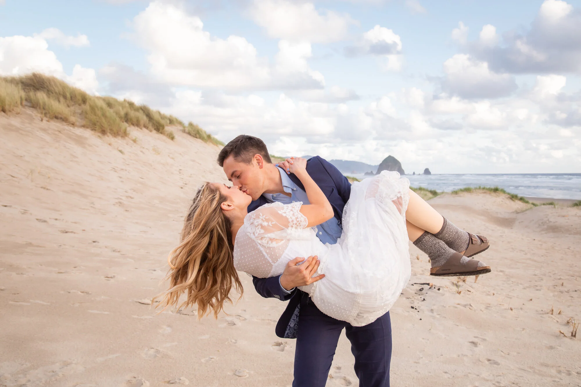 OregonCoastElopement-CannonBeach-HugPoint-DanRice21_028.jpg