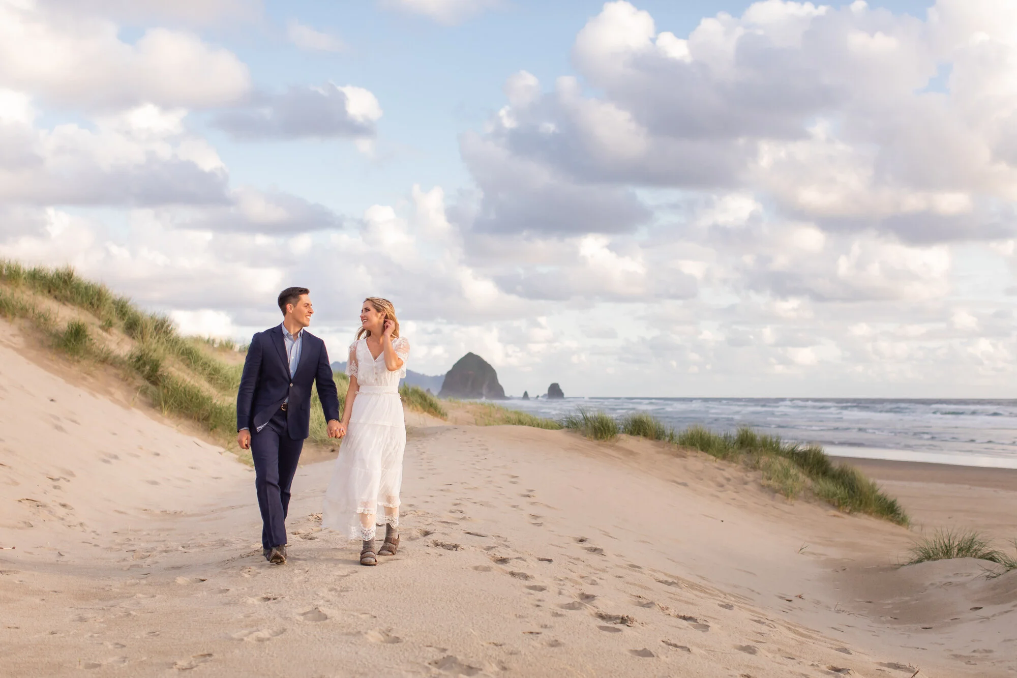OregonCoastElopement-CannonBeach-HugPoint-DanRice21_031.jpg