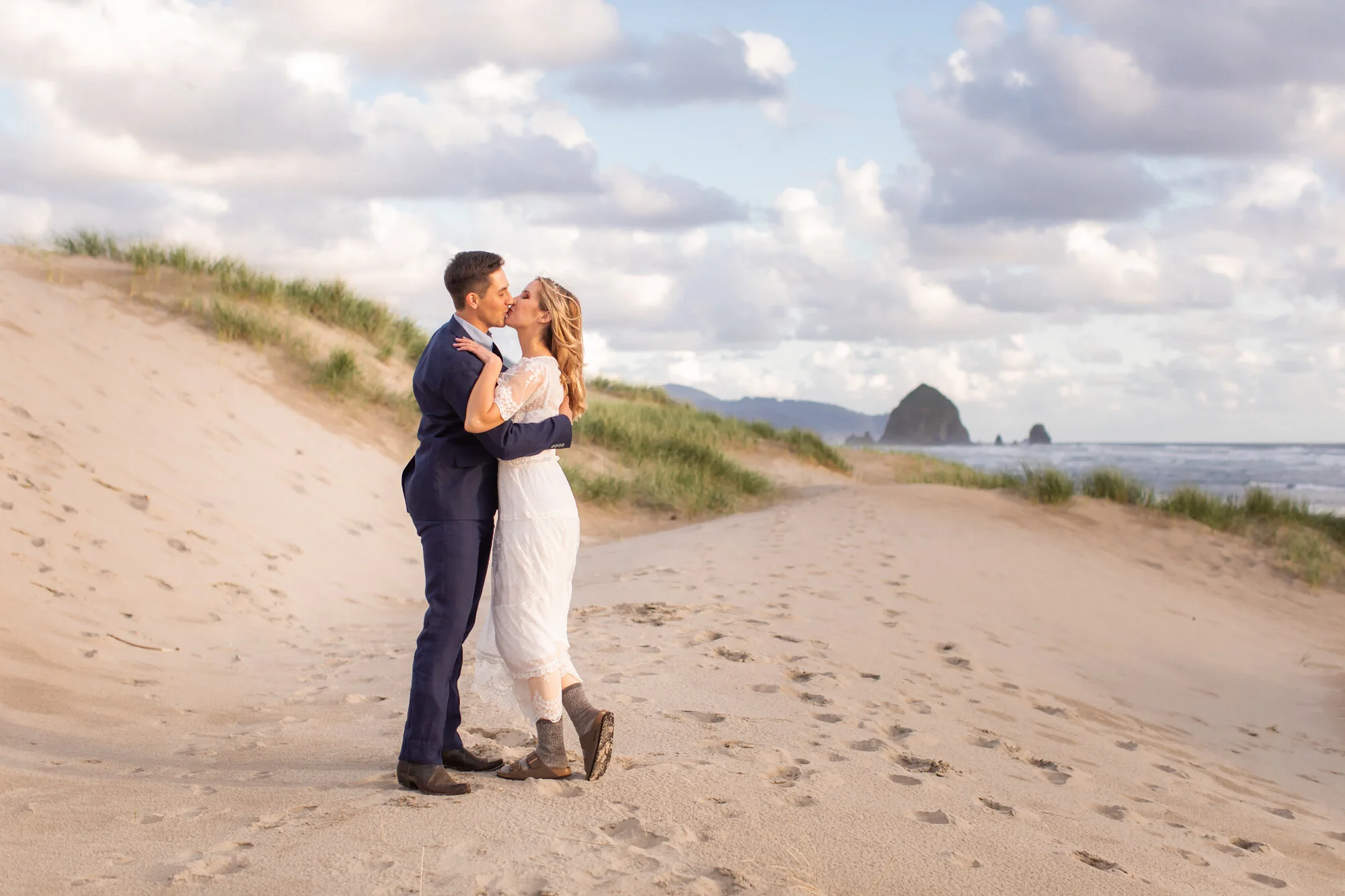 OregonCoastElopement-CannonBeach-HugPoint-DanRice21_033.jpg