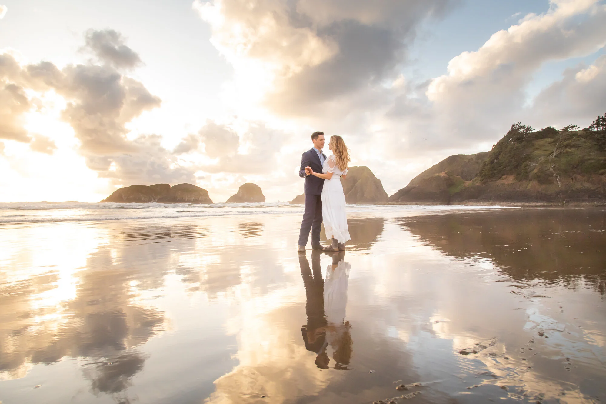 OregonCoastElopement-CannonBeach-HugPoint-DanRice21_040.jpg