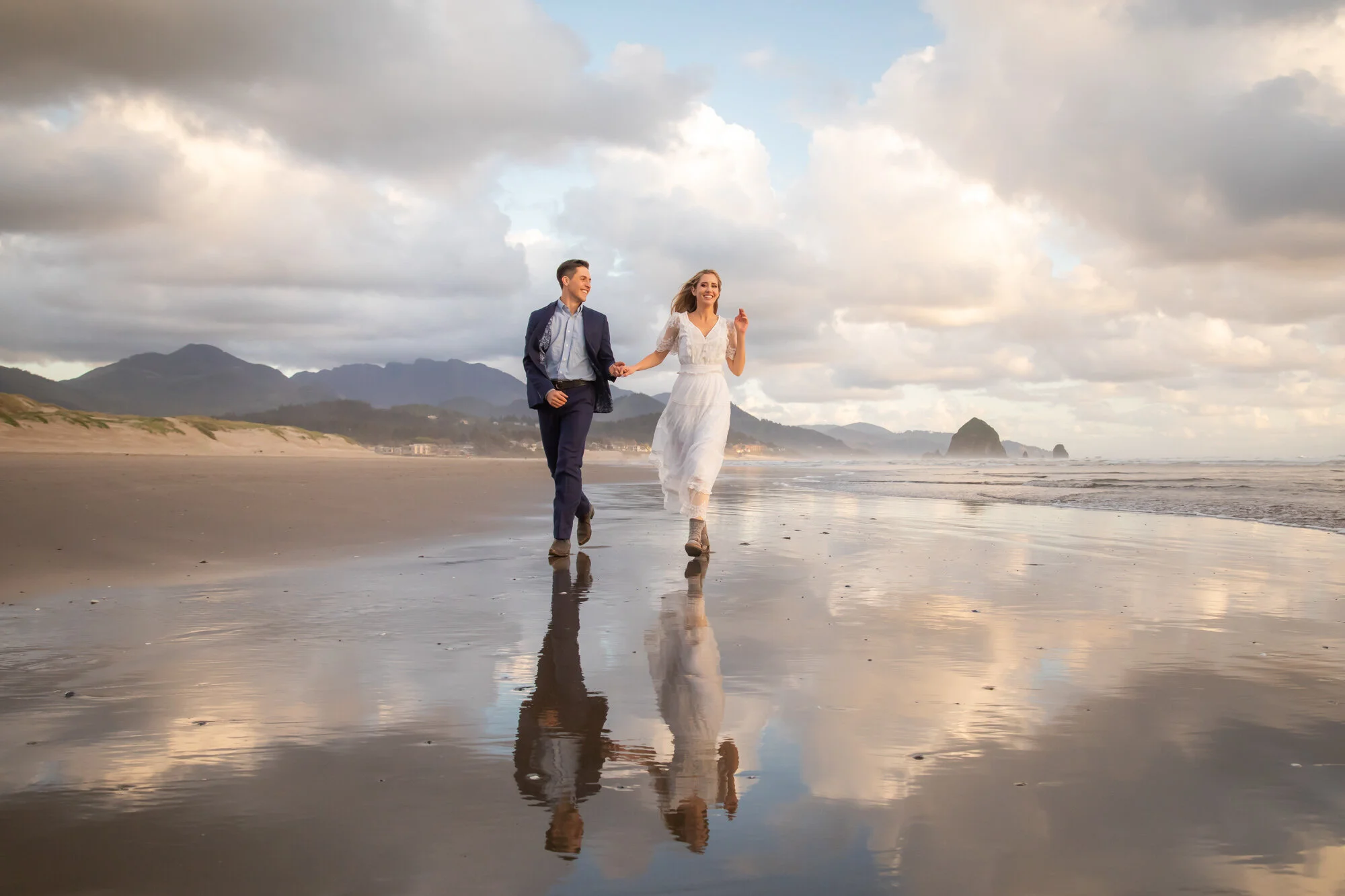 OregonCoastElopement-CannonBeach-HugPoint-DanRice21_049.jpg