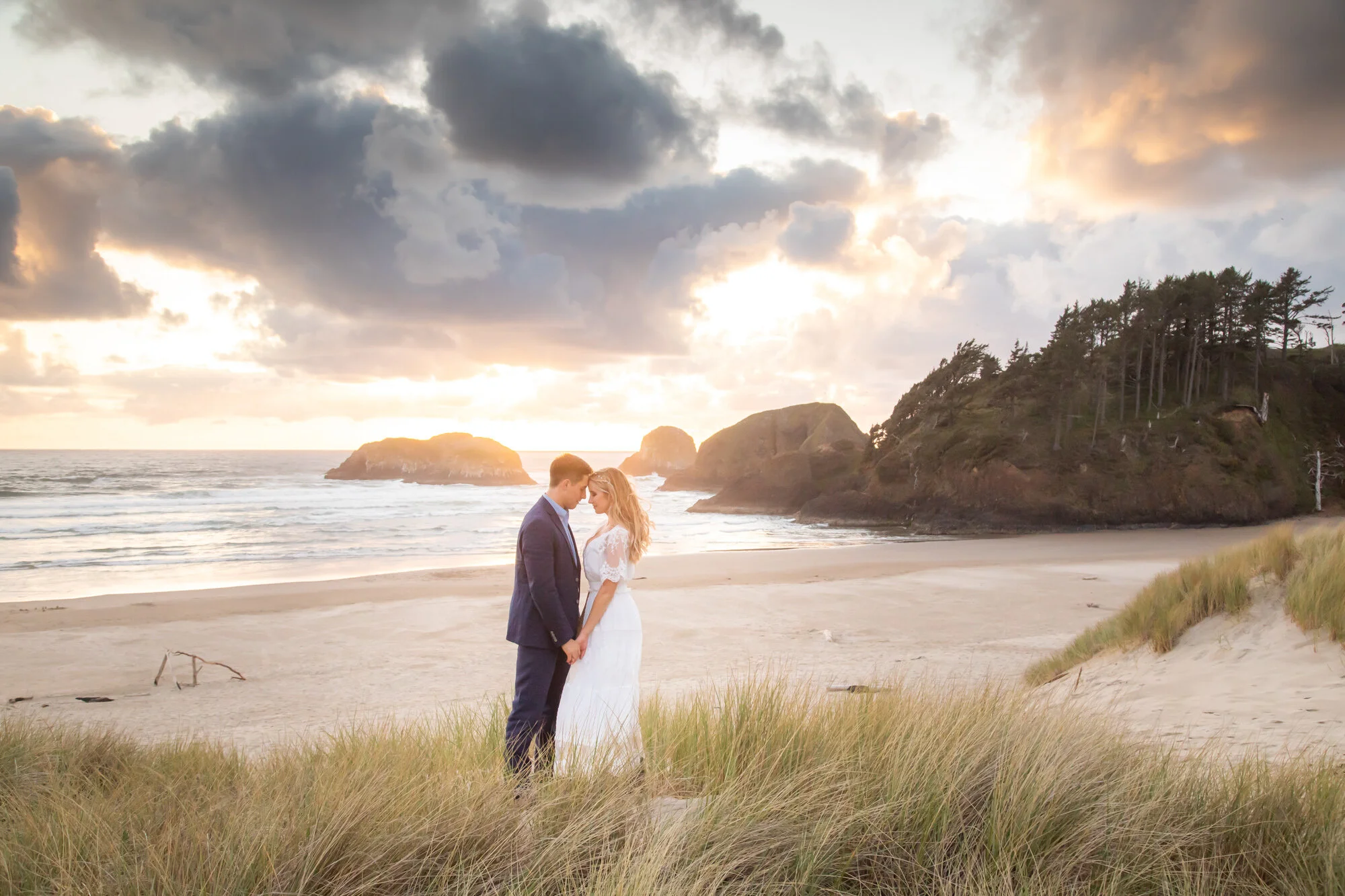 OregonCoastElopement-CannonBeach-HugPoint-DanRice21_070.jpg