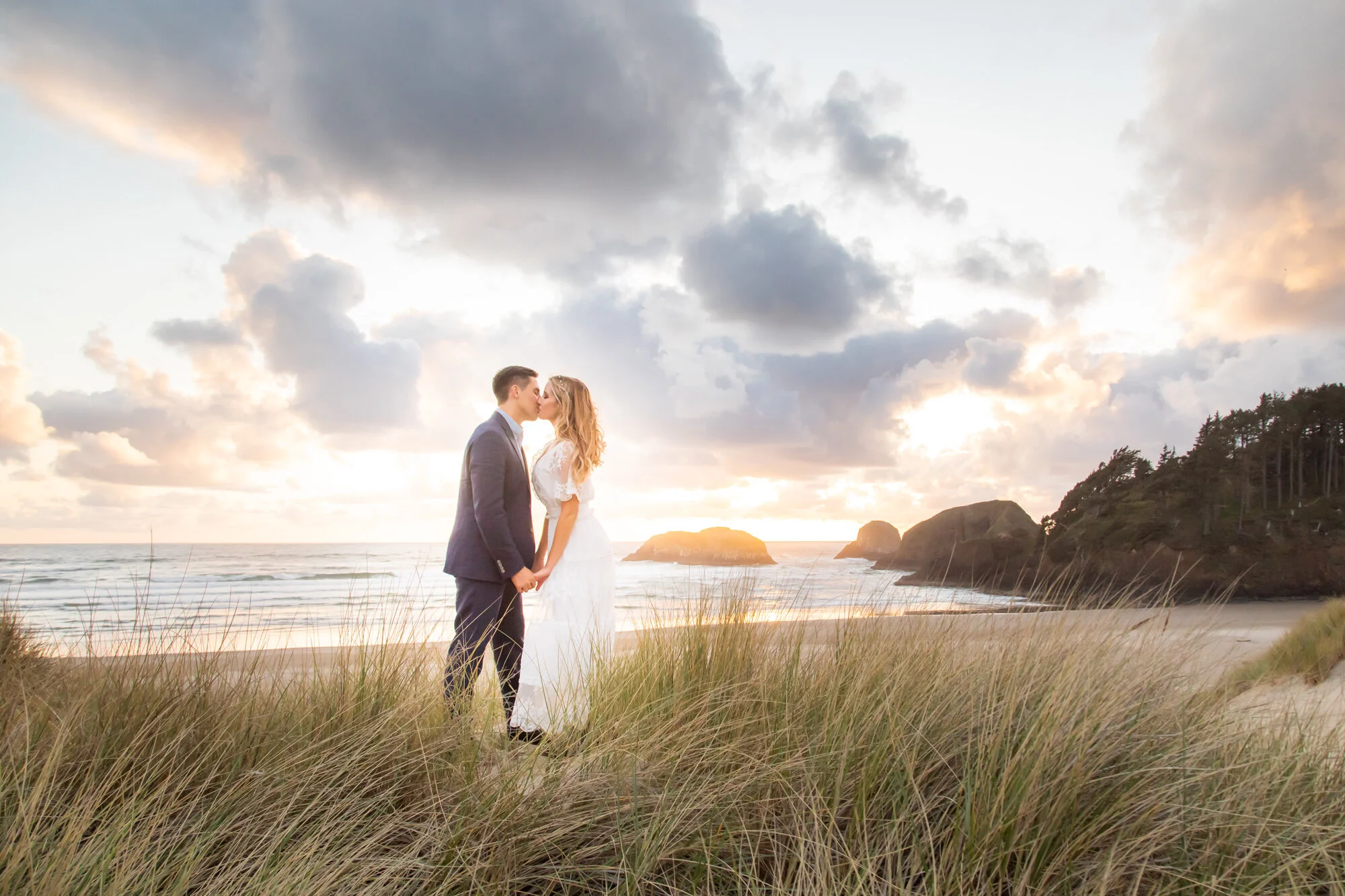 OregonCoastElopement-CannonBeach-HugPoint-DanRice21_072.jpg