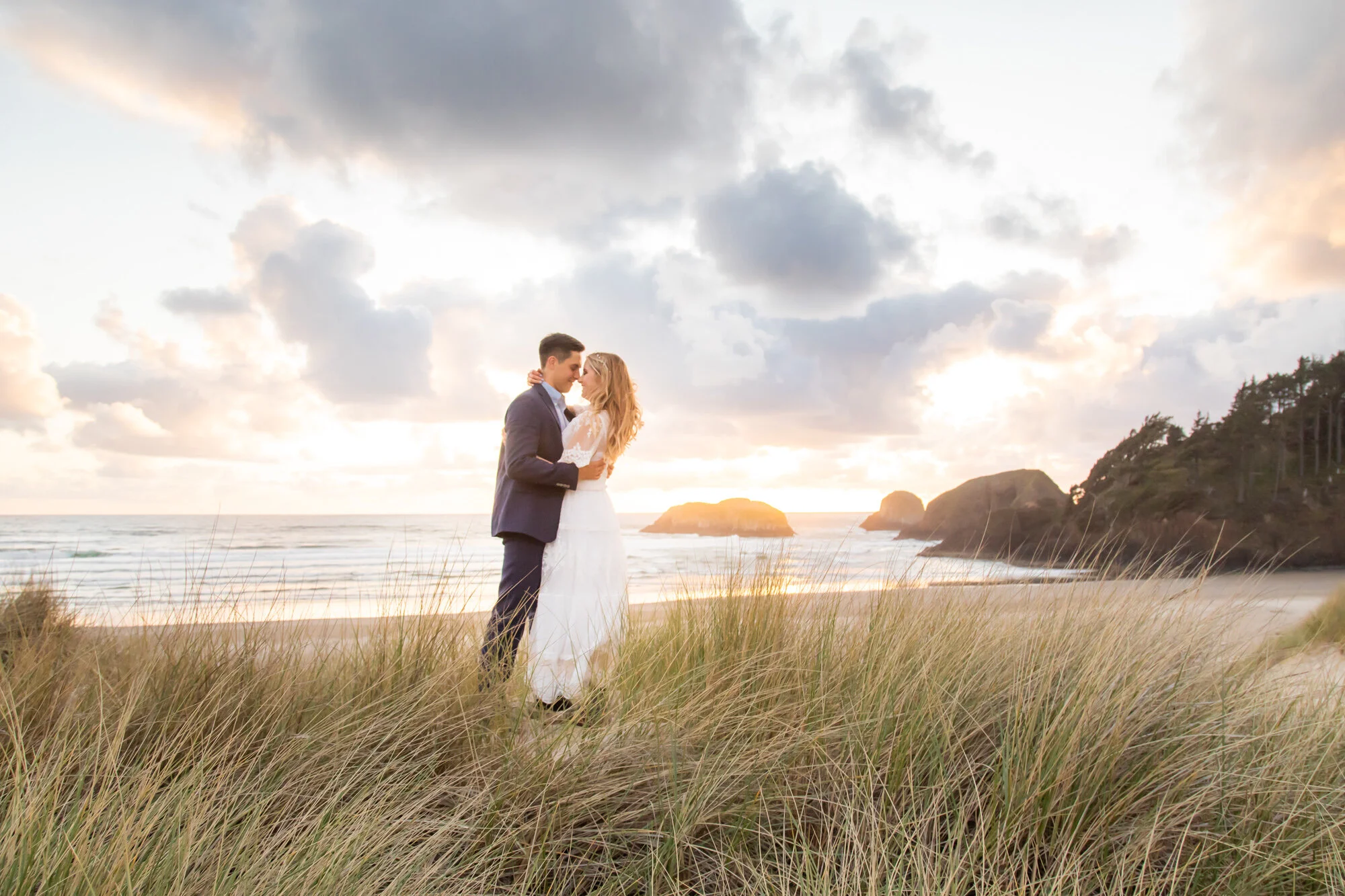 OregonCoastElopement-CannonBeach-HugPoint-DanRice21_073.jpg