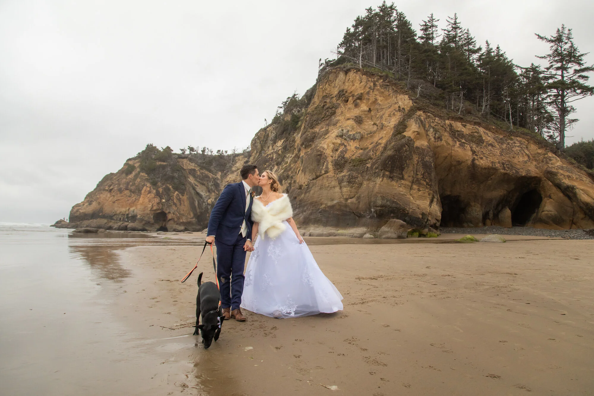 OregonCoastElopement-CannonBeach-HugPoint-DanRice21_101.jpg
