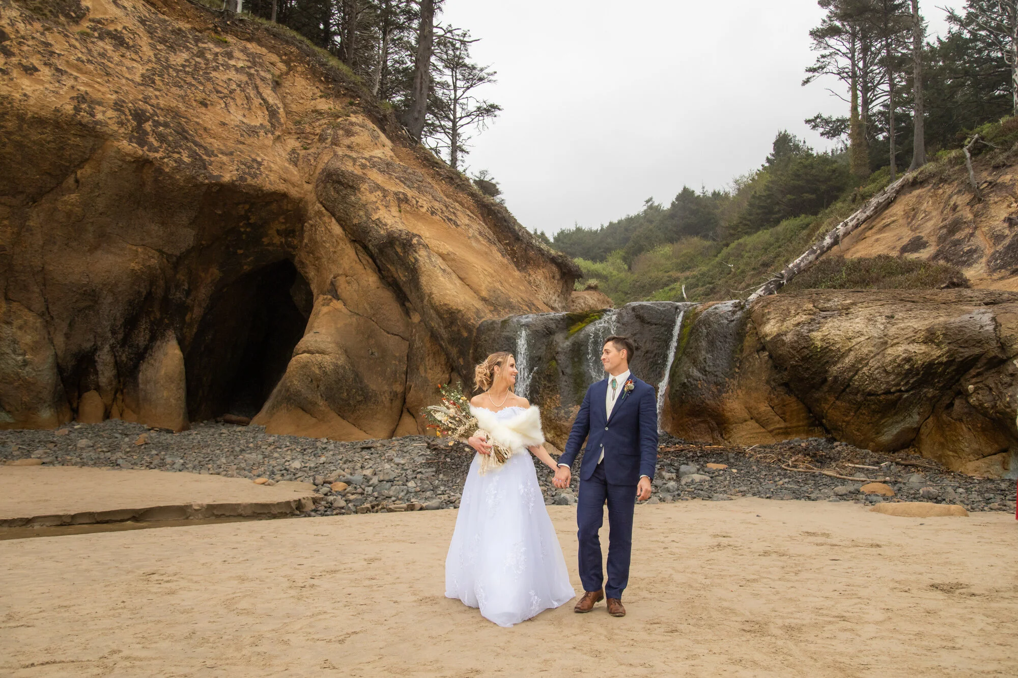 OregonCoastElopement-CannonBeach-HugPoint-DanRice21_111.jpg