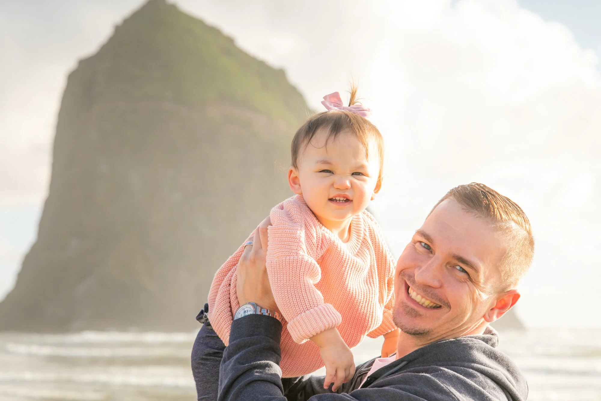 CannonBeach-HaystackRock-Family-Sunset-Photography-Session21_008.jpg