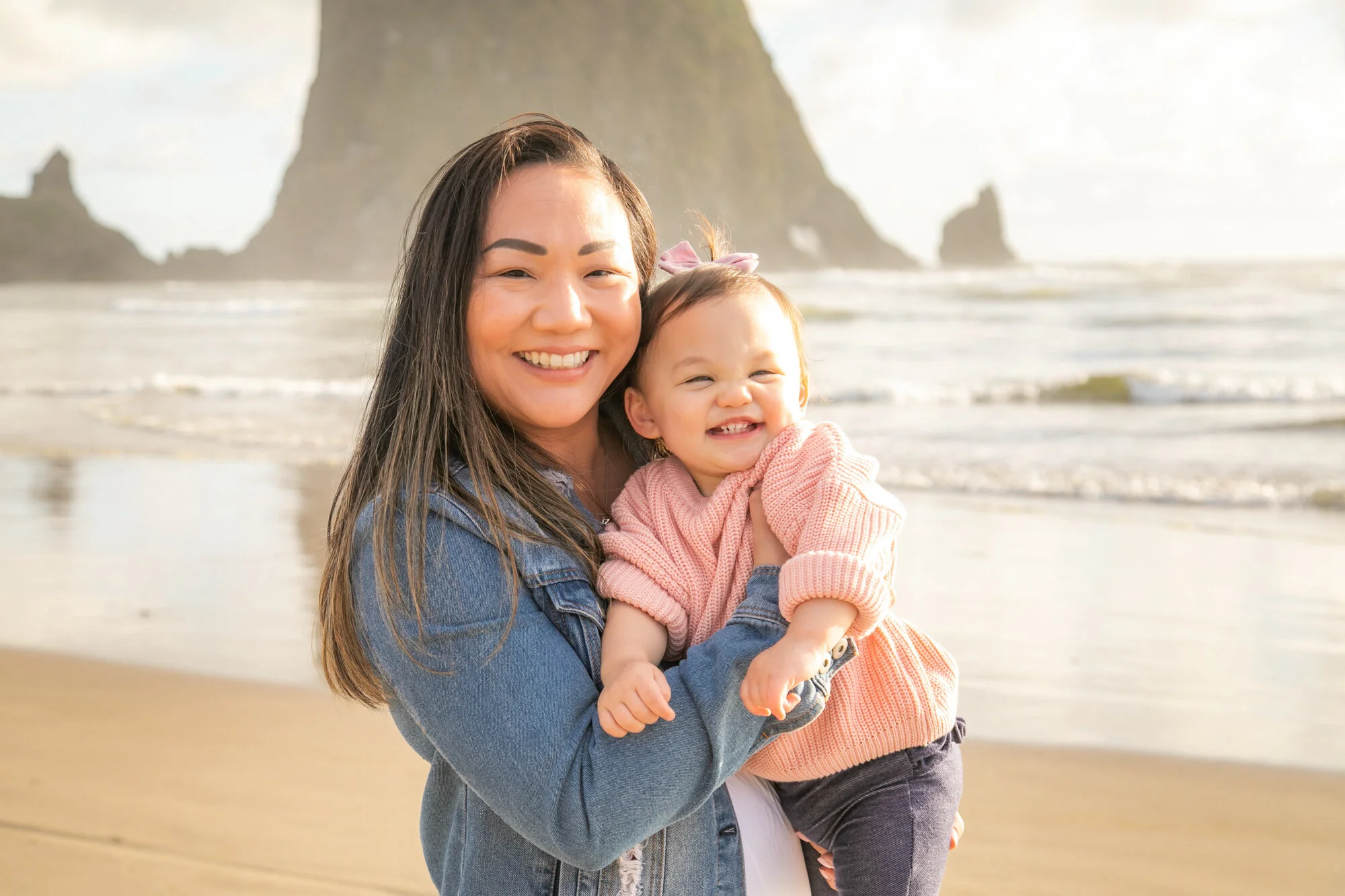 CannonBeach-HaystackRock-Family-Sunset-Photography-Session21_017.jpg