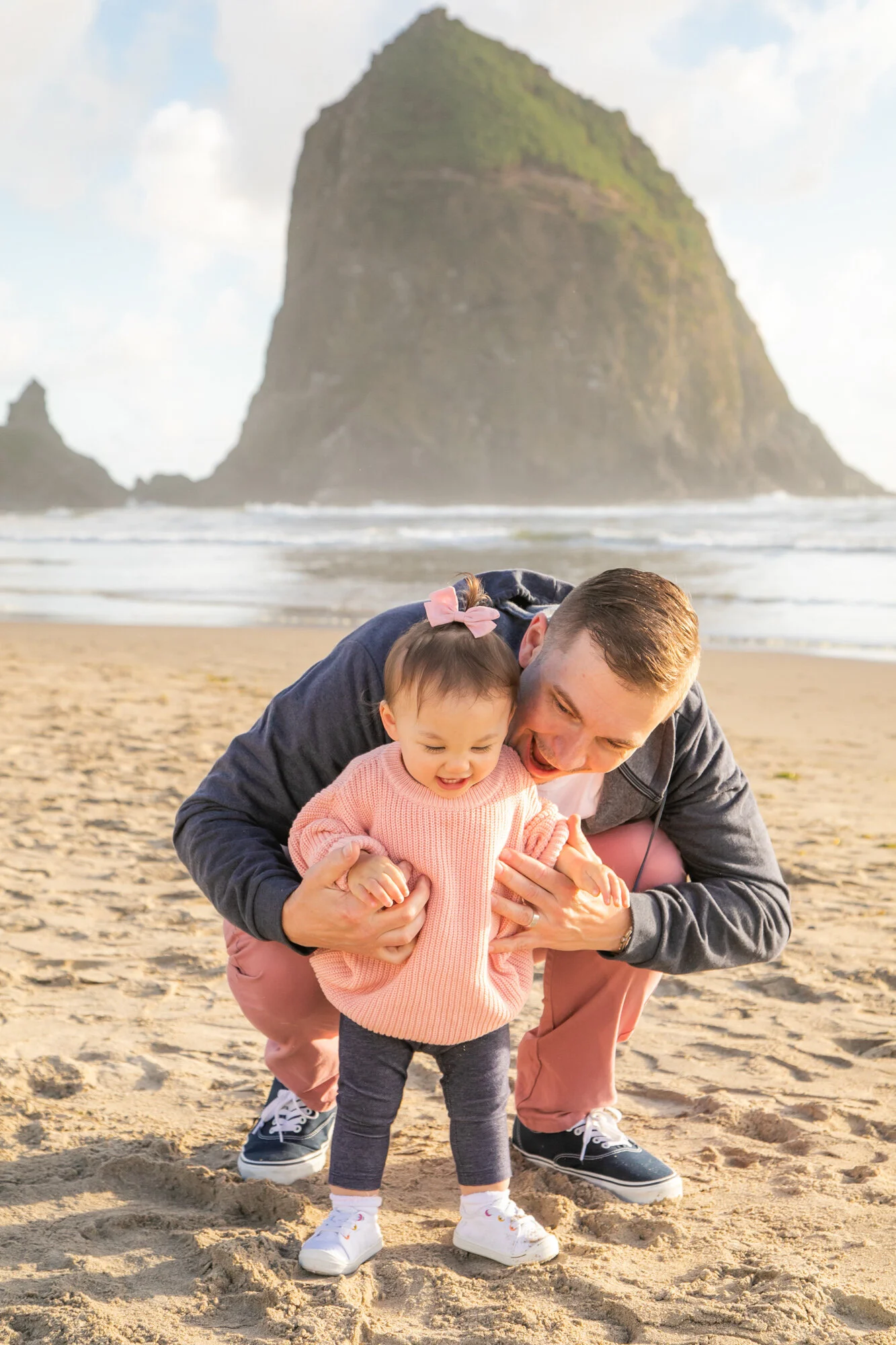CannonBeach-HaystackRock-Family-Sunset-Photography-Session21_028.jpg