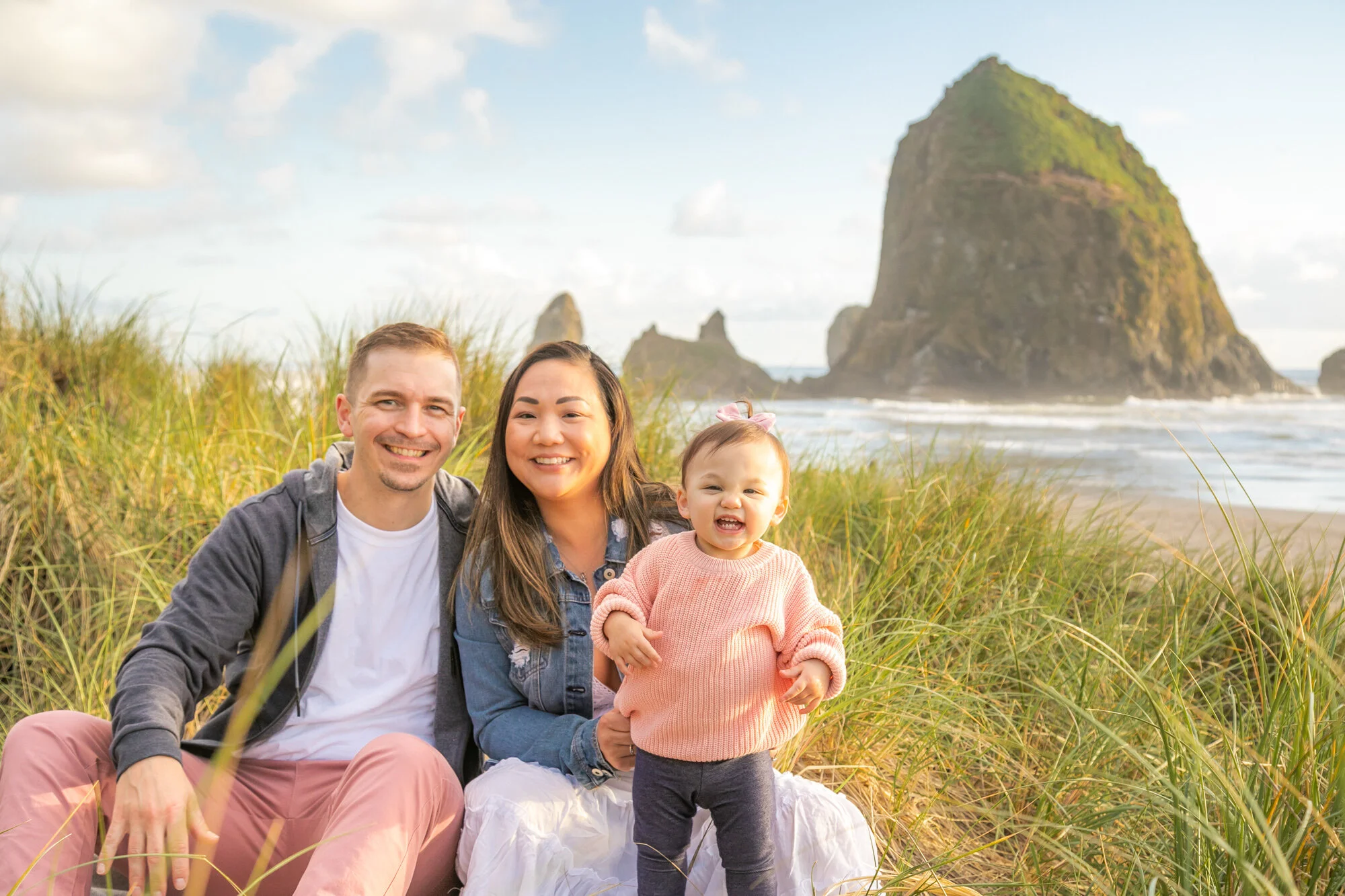 CannonBeach-HaystackRock-Family-Sunset-Photography-Session21_041.jpg