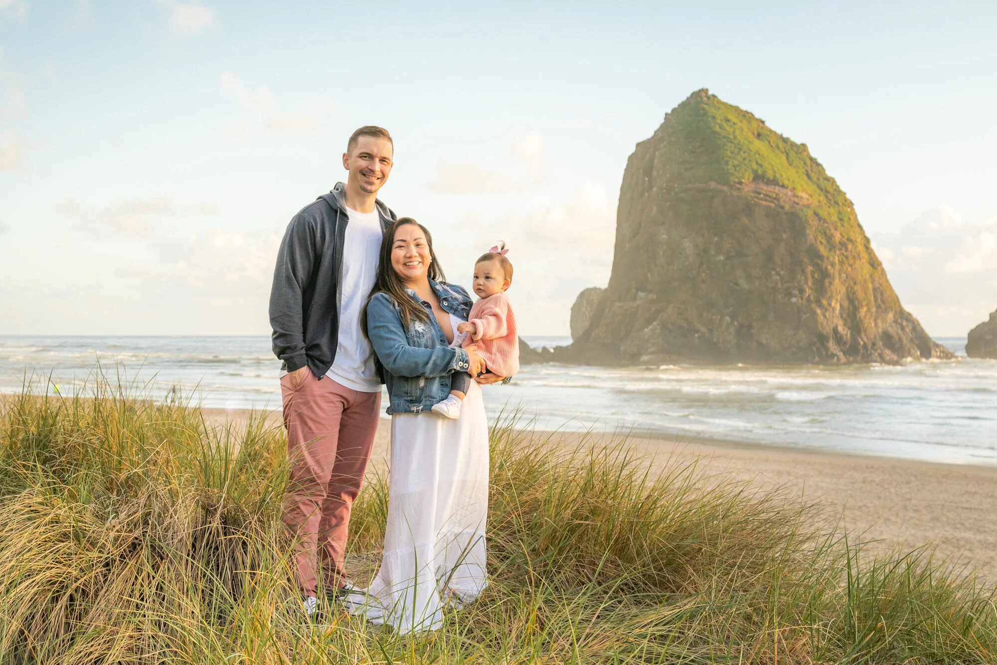 CannonBeach-HaystackRock-Family-Sunset-Photography-Session21_046.jpg