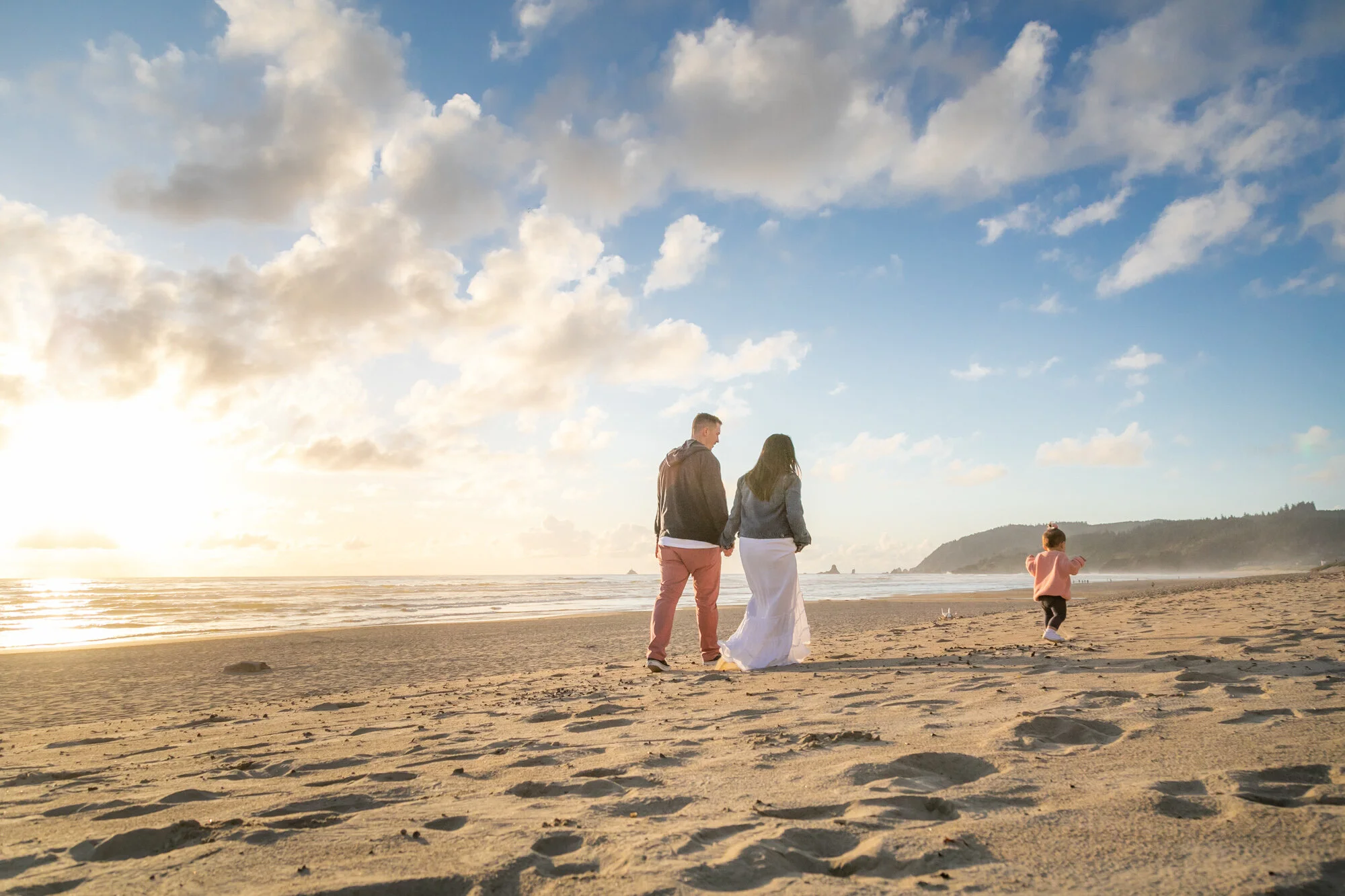 CannonBeach-HaystackRock-Family-Sunset-Photography-Session21_055.jpg