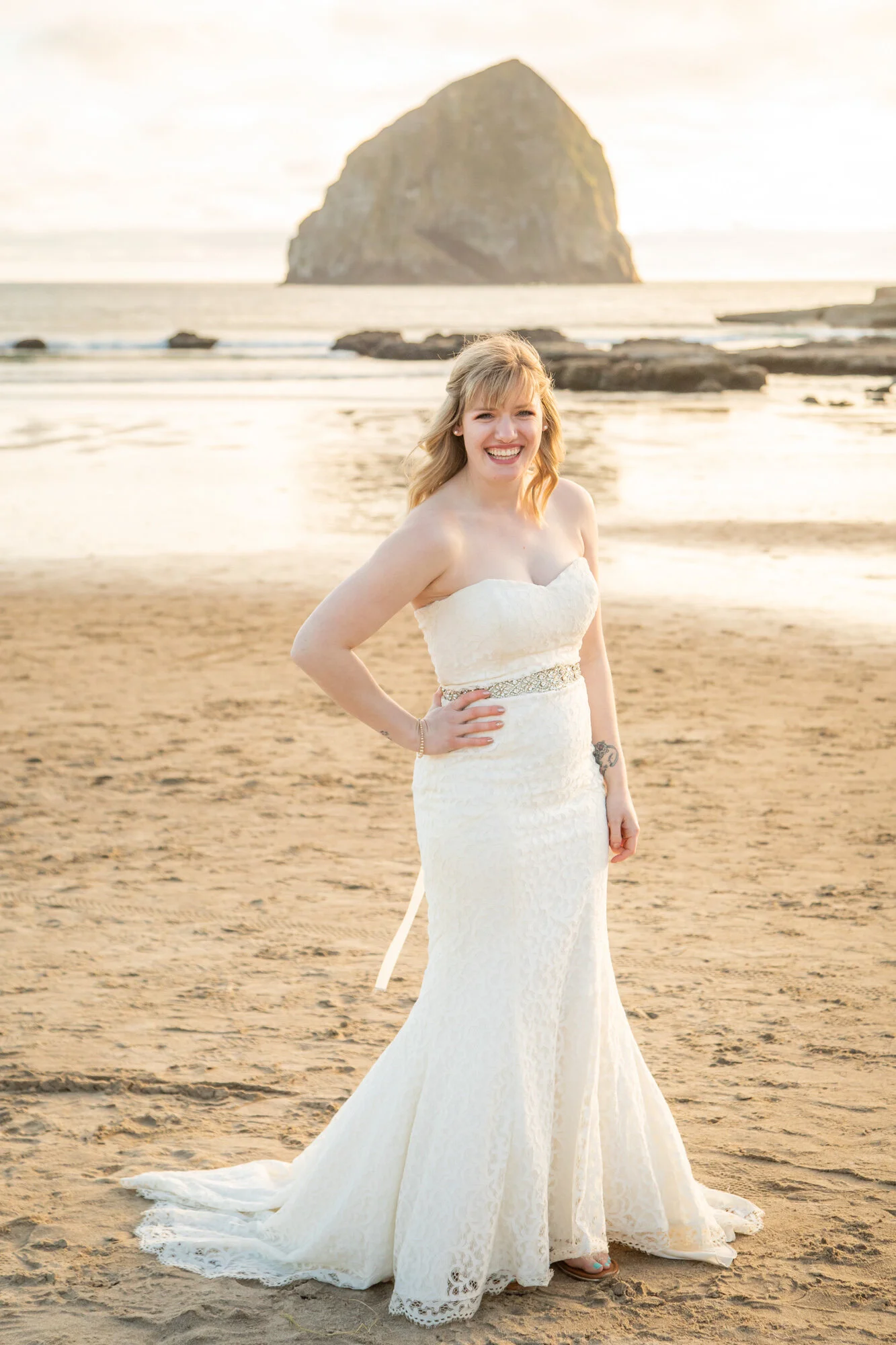 PacificCity-OregonCoast-Elopement-Photographer-21_004.jpg