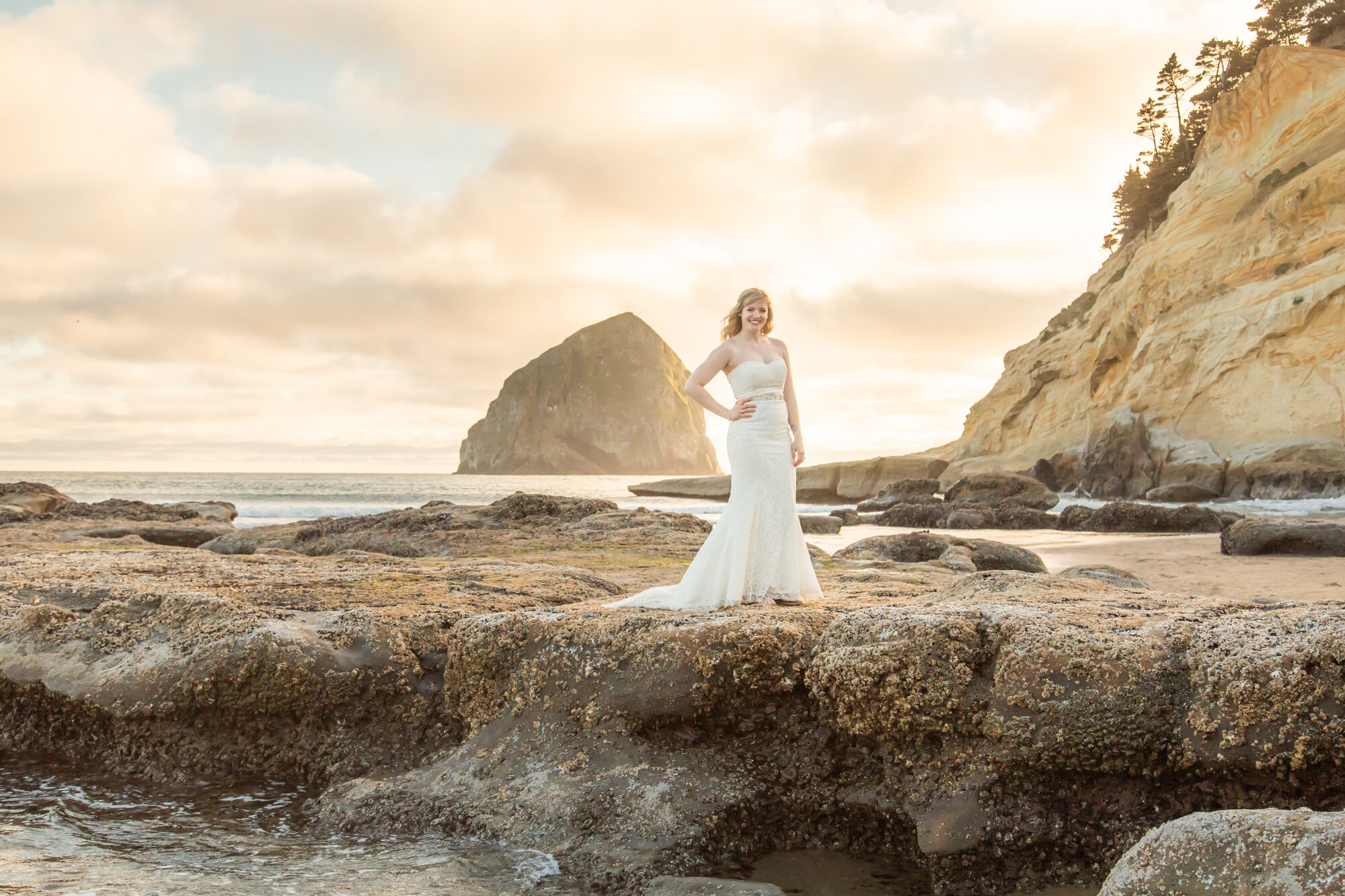 PacificCity-OregonCoast-Elopement-Photographer-21_013.jpg
