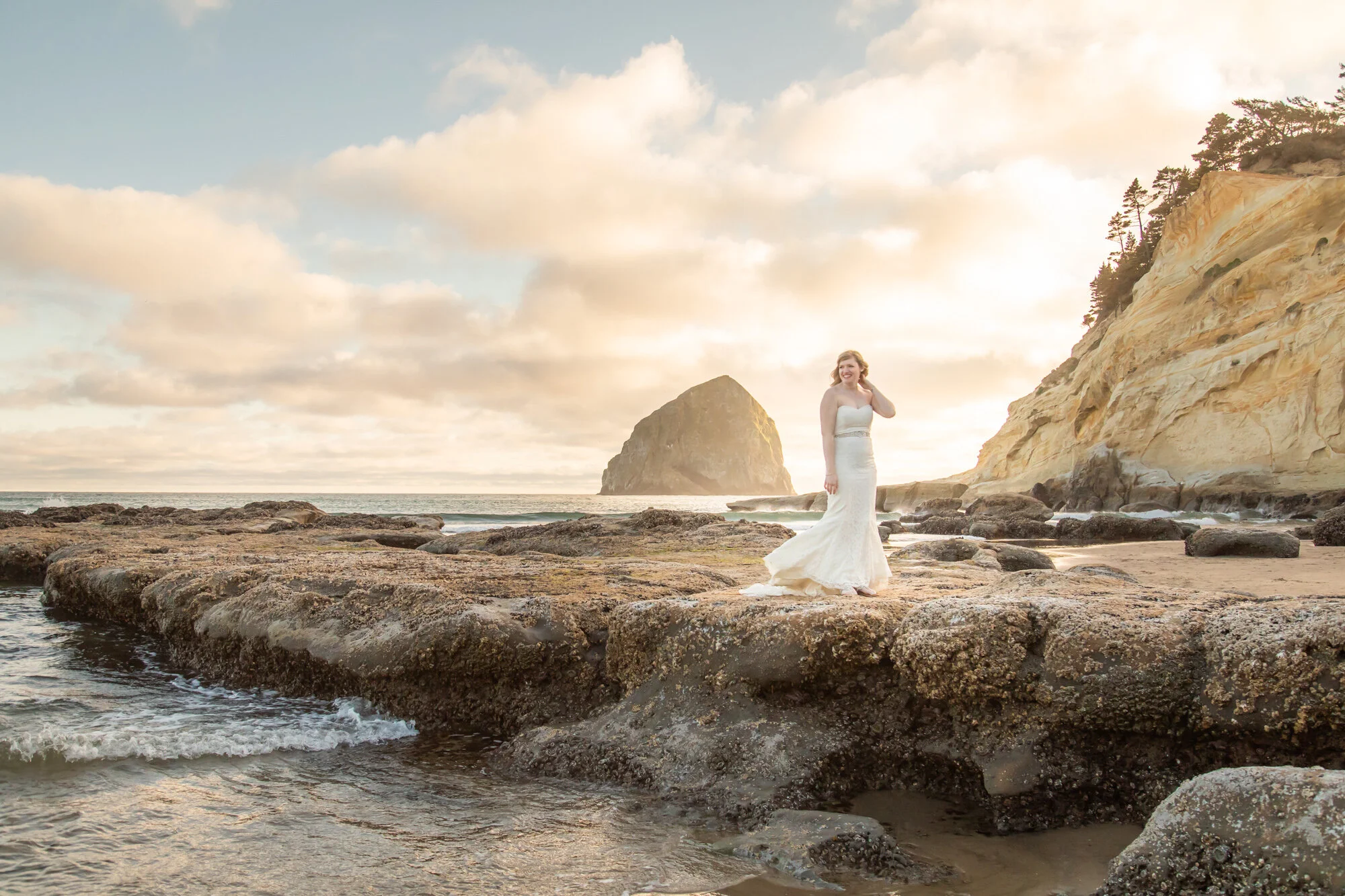 PacificCity-OregonCoast-Elopement-Photographer-21_014.jpg