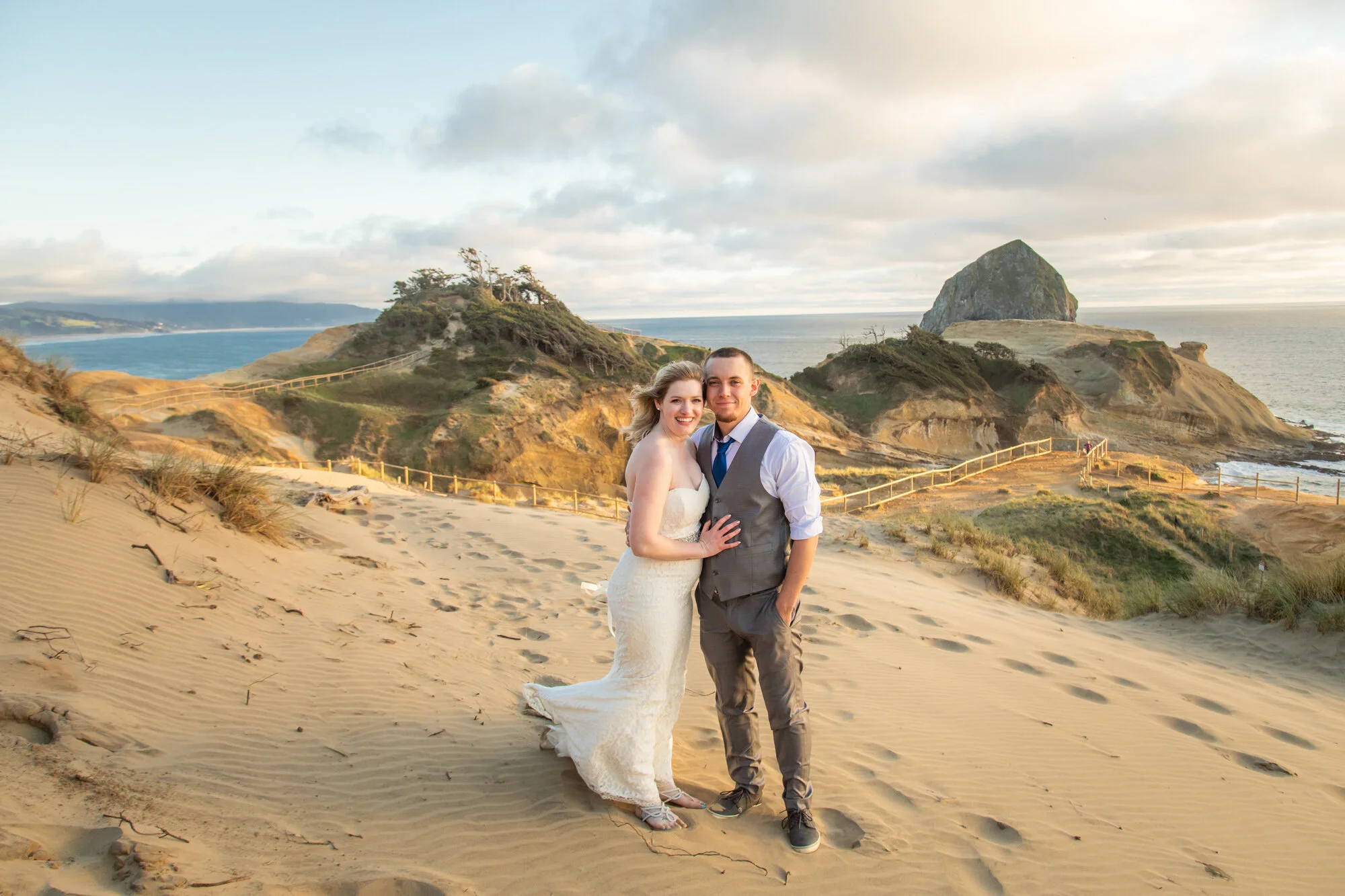 PacificCity-OregonCoast-Elopement-Photographer-21_034.jpg