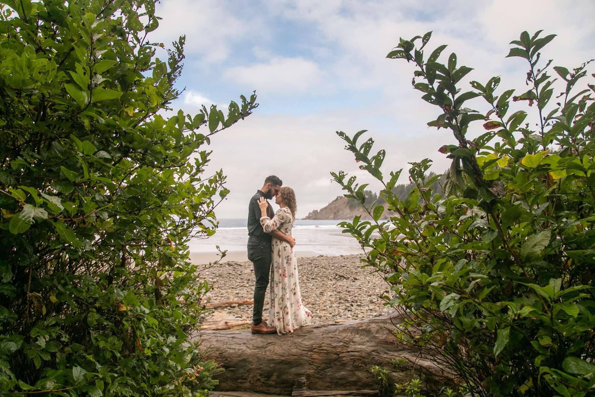 OswaldWest-Shortsand-Beach-OregonCoast-Engagement-DanRice21_034.jpg