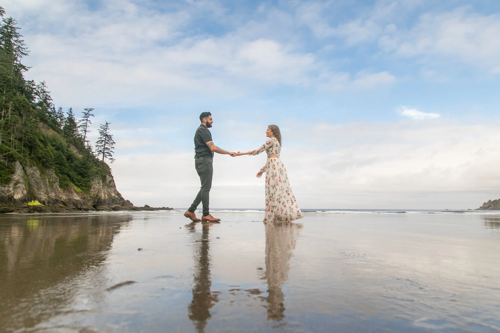 OswaldWest-Shortsand-Beach-OregonCoast-Engagement-DanRice21_037.jpg