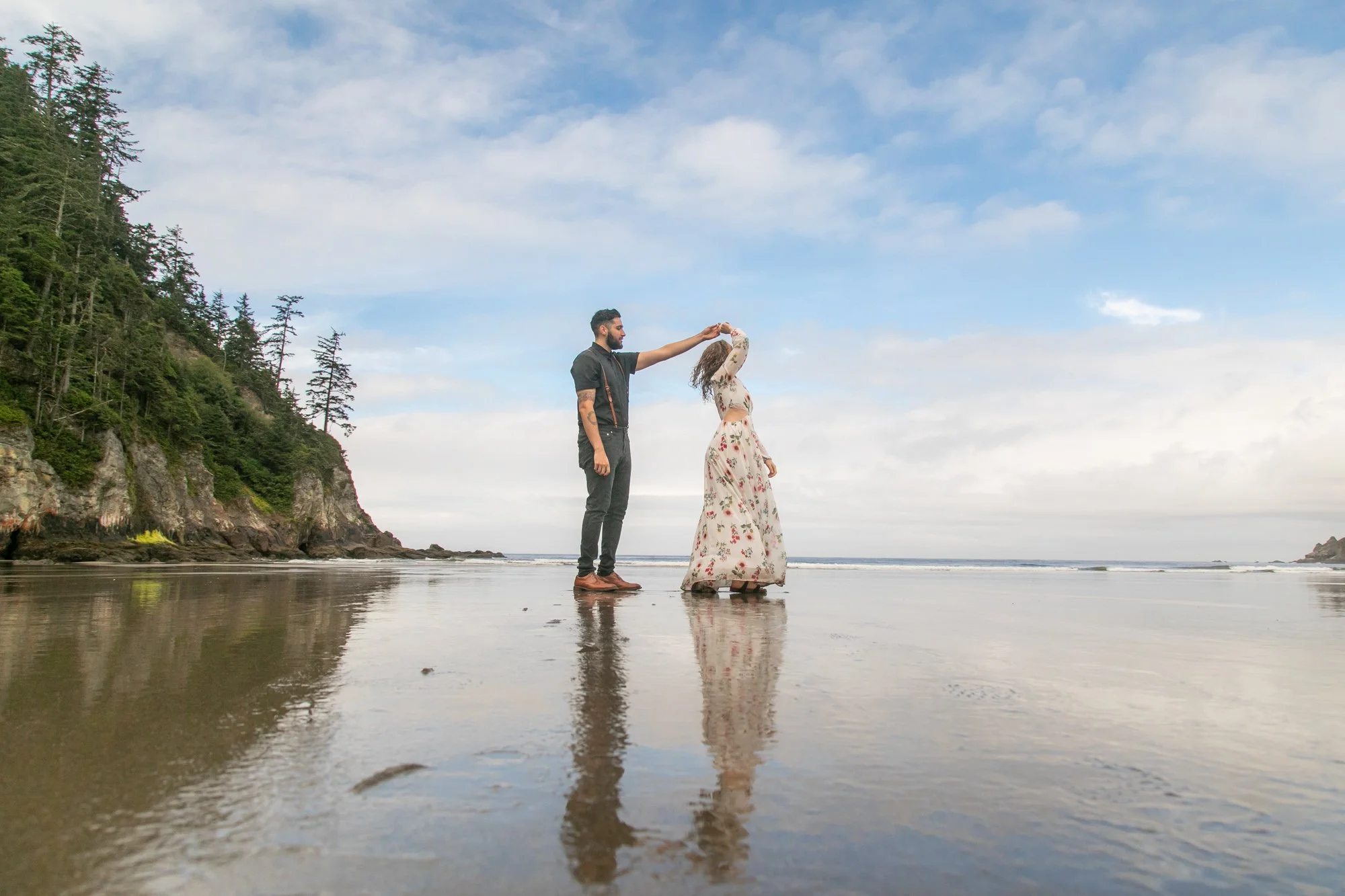 OswaldWest-Shortsand-Beach-OregonCoast-Engagement-DanRice21_038.jpg