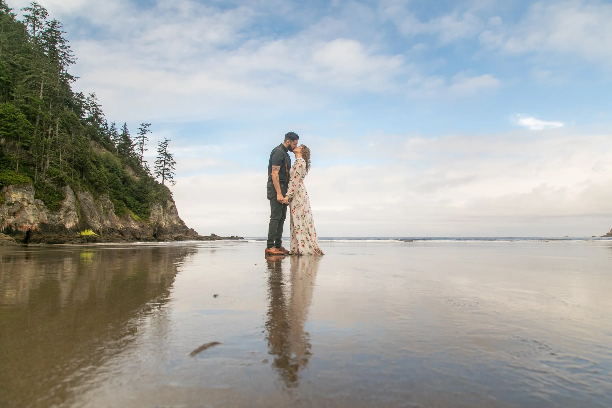 OswaldWest-Shortsand-Beach-OregonCoast-Engagement-DanRice21_040.jpg