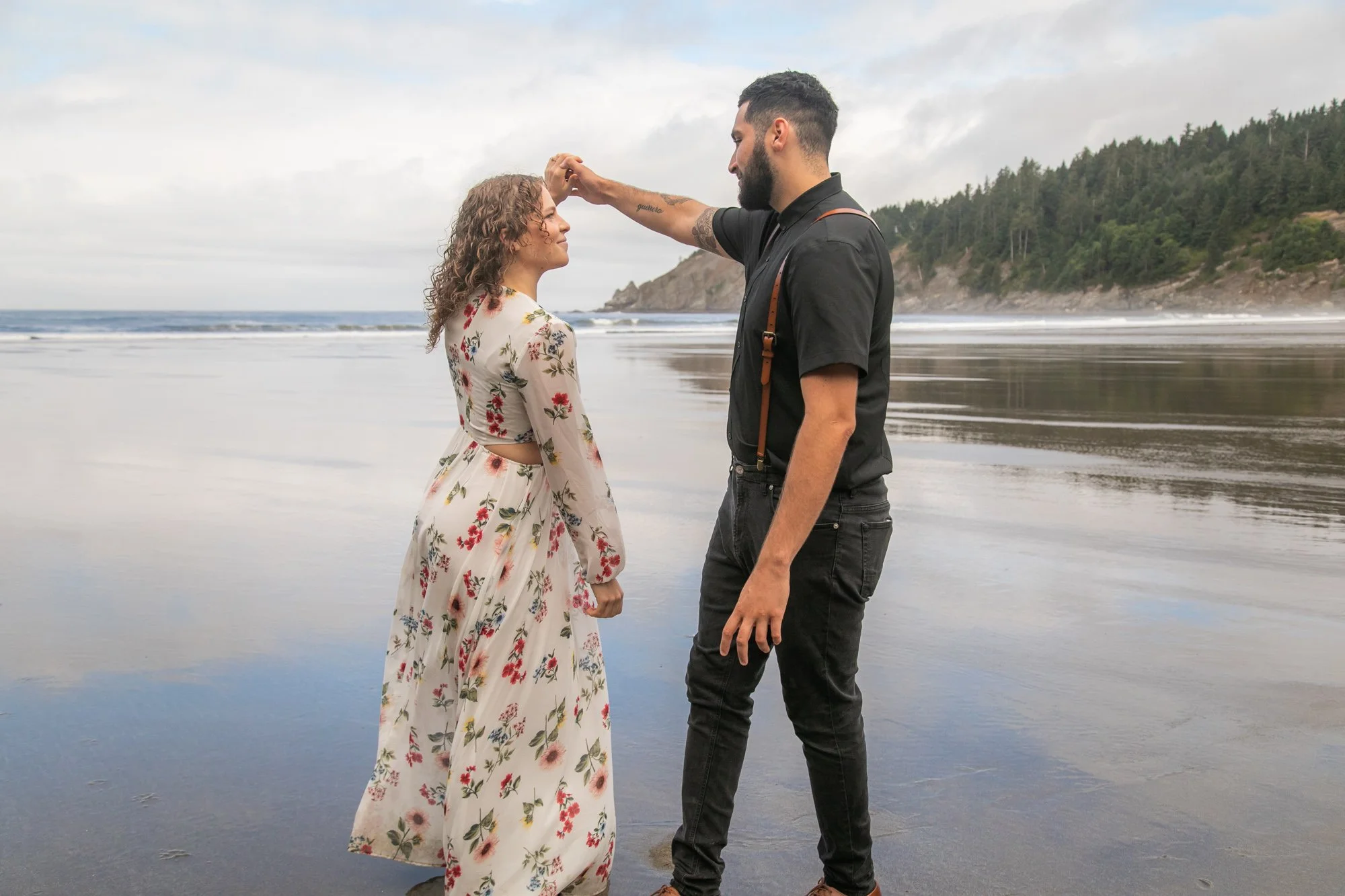 OswaldWest-Shortsand-Beach-OregonCoast-Engagement-DanRice21_046.jpg