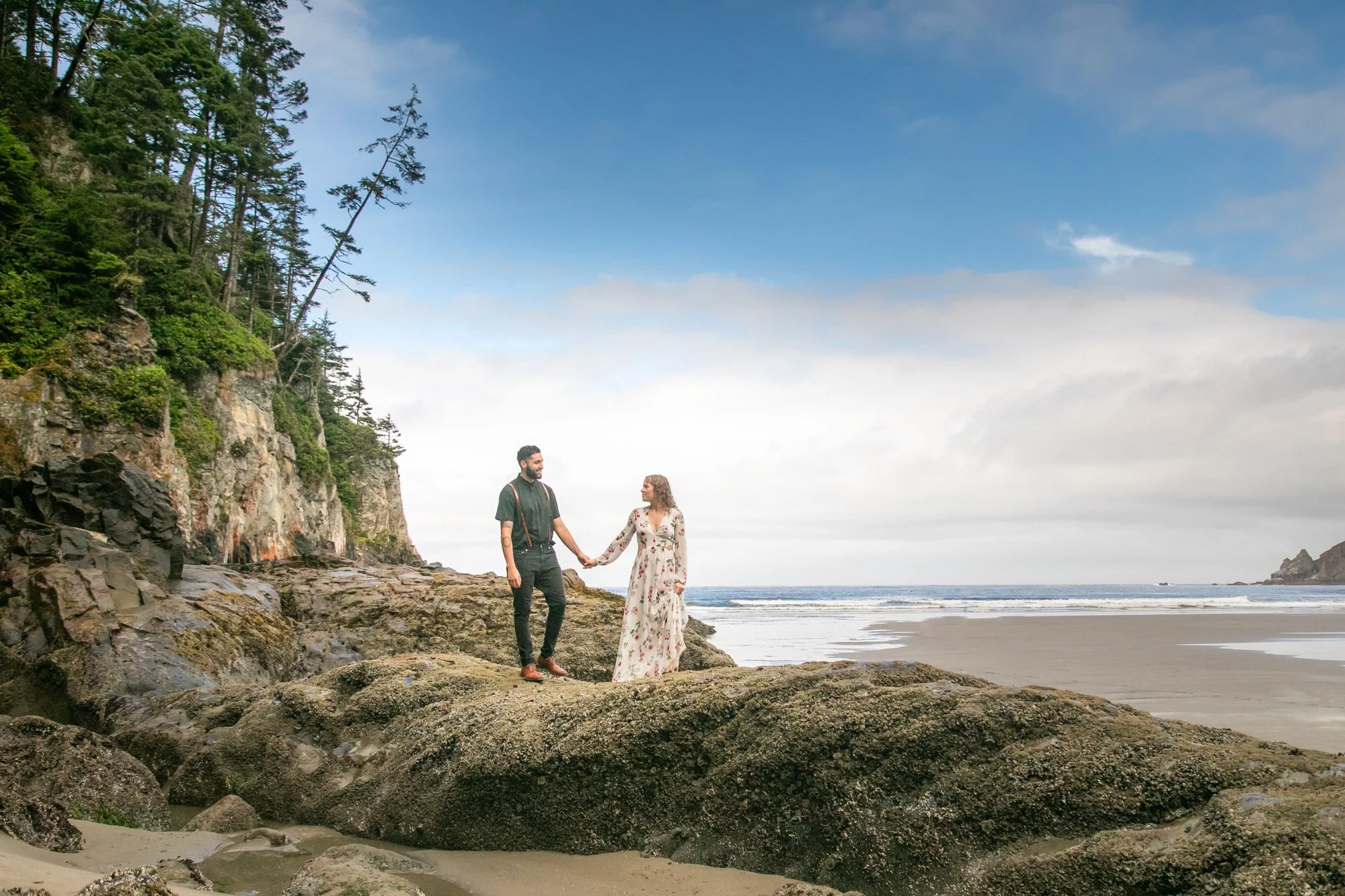 OswaldWest-Shortsand-Beach-OregonCoast-Engagement-DanRice21_047.jpg