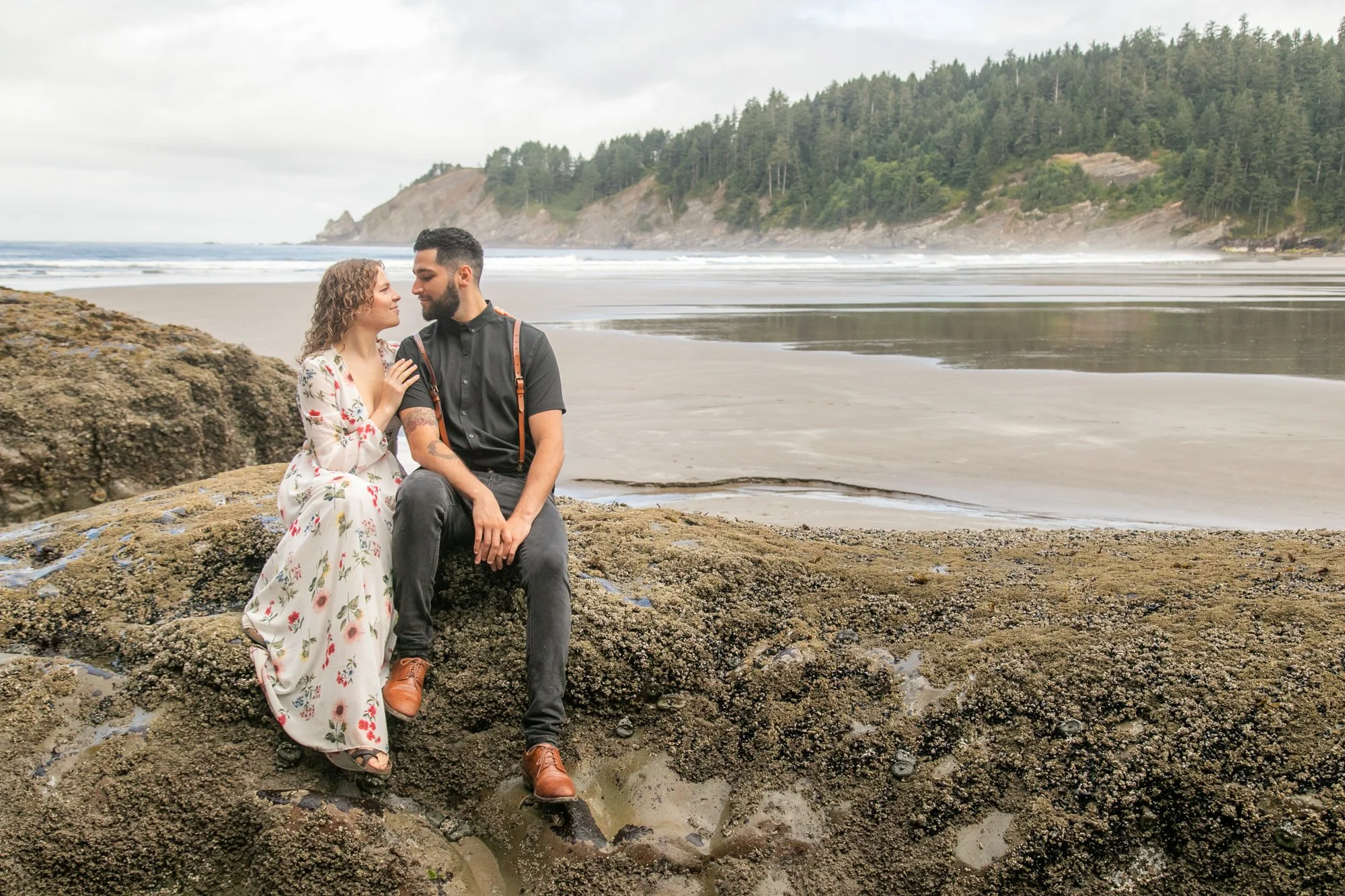 OswaldWest-Shortsand-Beach-OregonCoast-Engagement-DanRice21_050.jpg