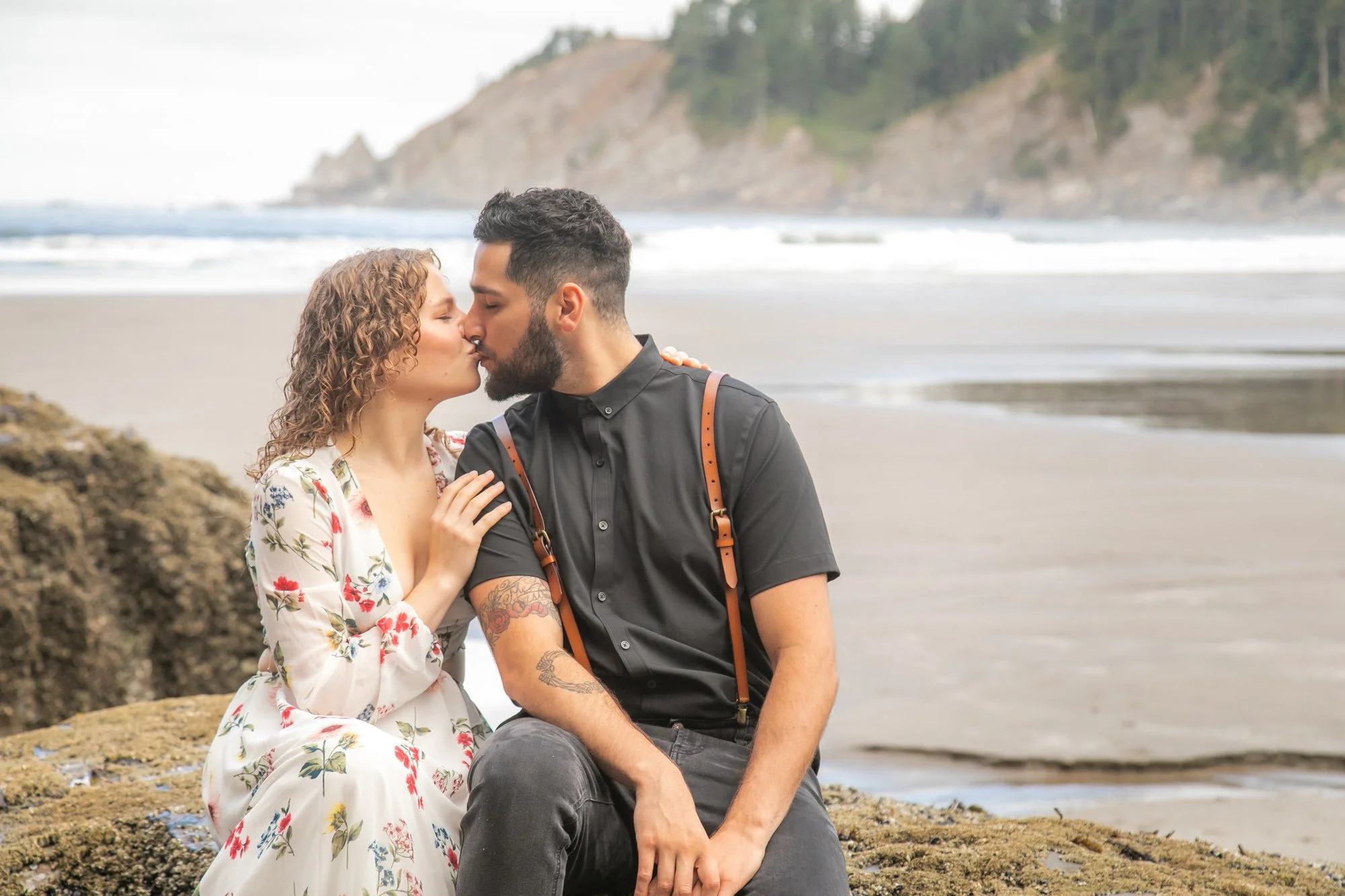 OswaldWest-Shortsand-Beach-OregonCoast-Engagement-DanRice21_052.jpg