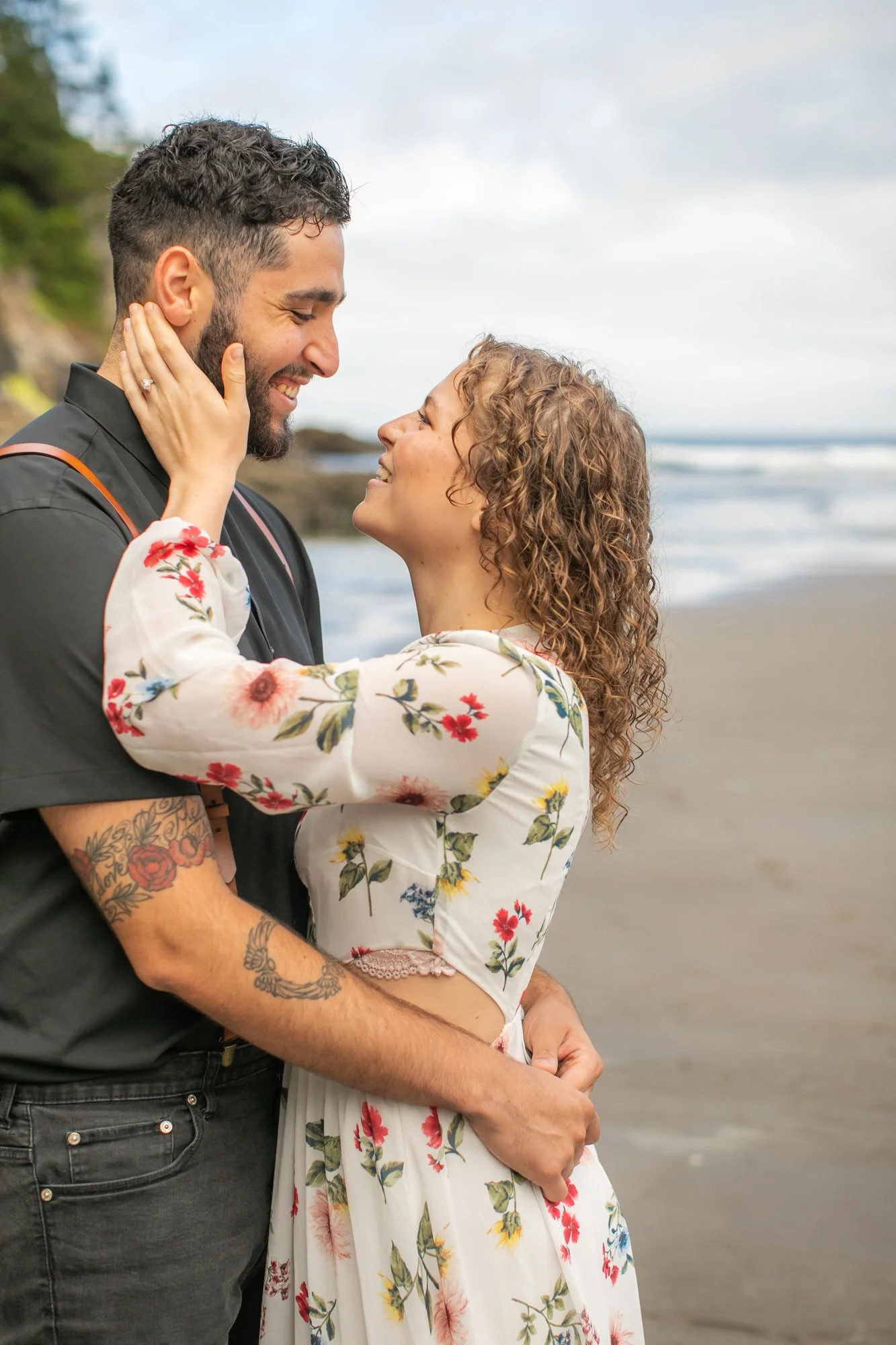 OswaldWest-Shortsand-Beach-OregonCoast-Engagement-DanRice21_059.jpg