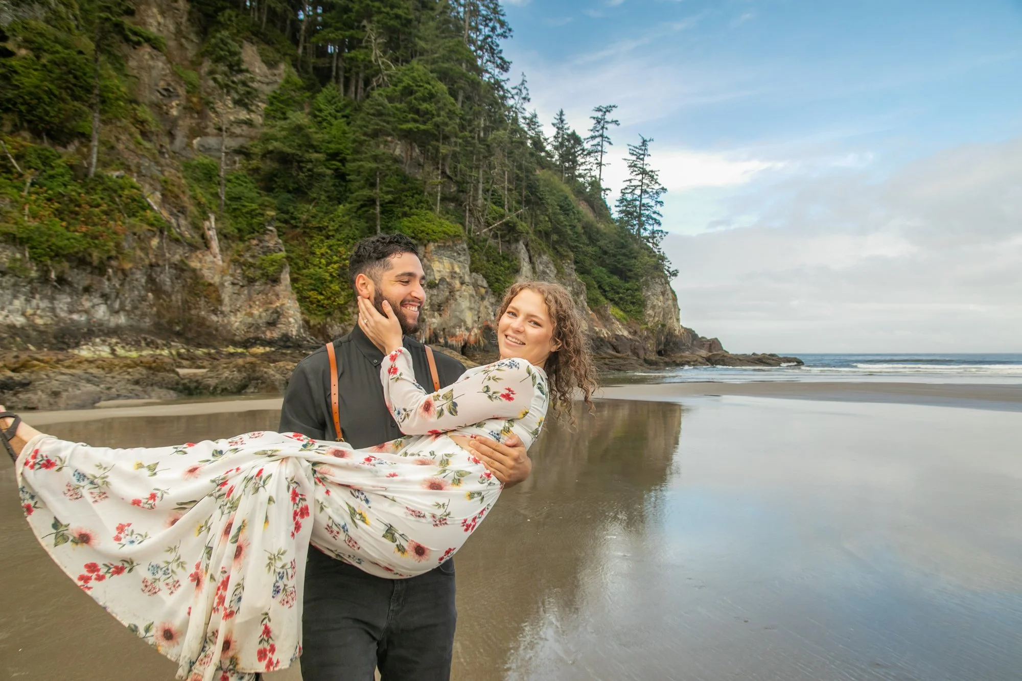 OswaldWest-Shortsand-Beach-OregonCoast-Engagement-DanRice21_065.jpg