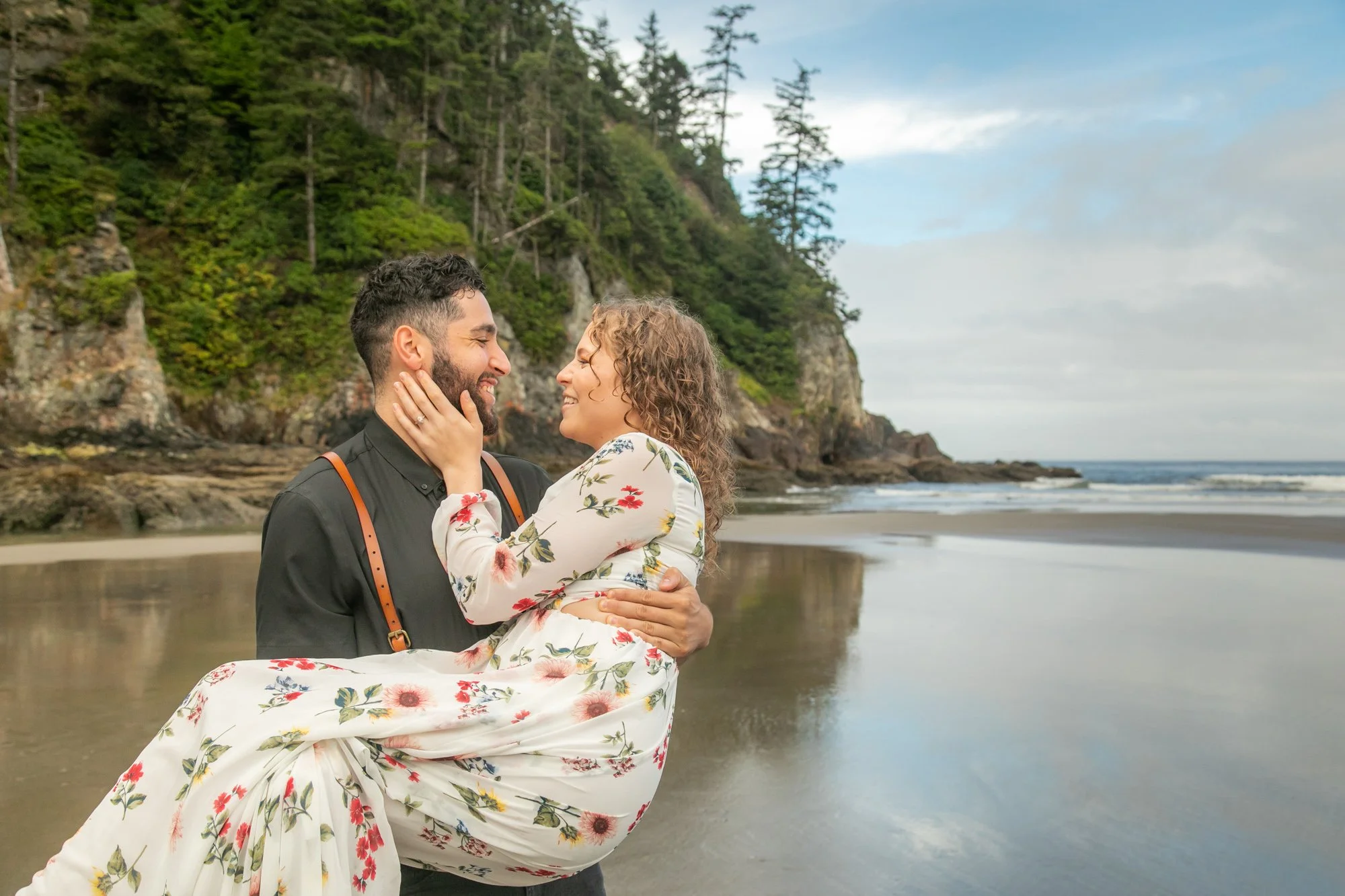 OswaldWest-Shortsand-Beach-OregonCoast-Engagement-DanRice21_067.jpg
