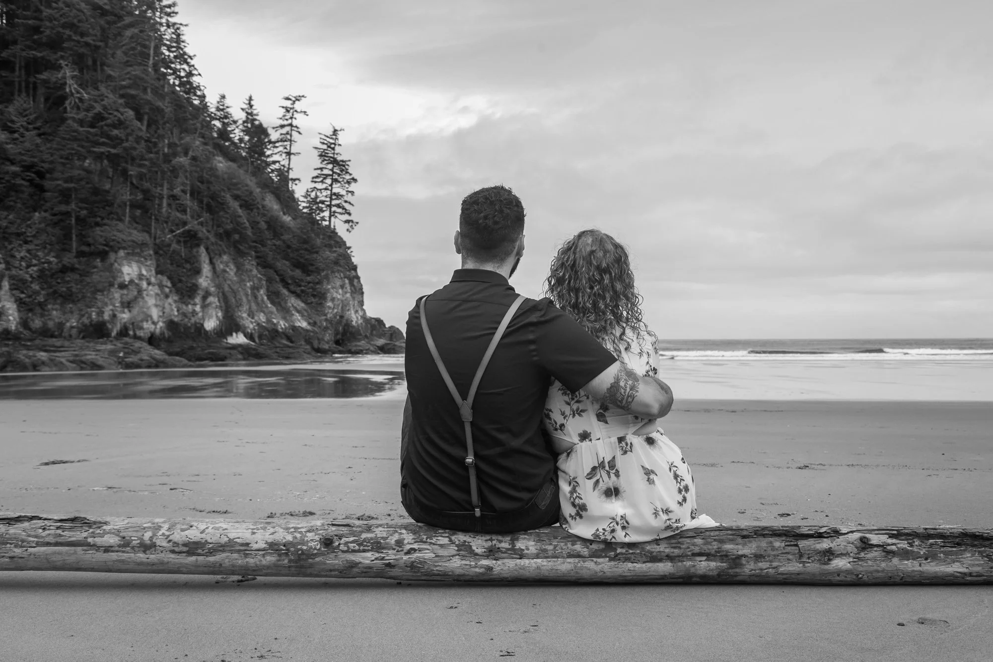 OswaldWest-Shortsand-Beach-OregonCoast-Engagement-DanRice21_069.jpg