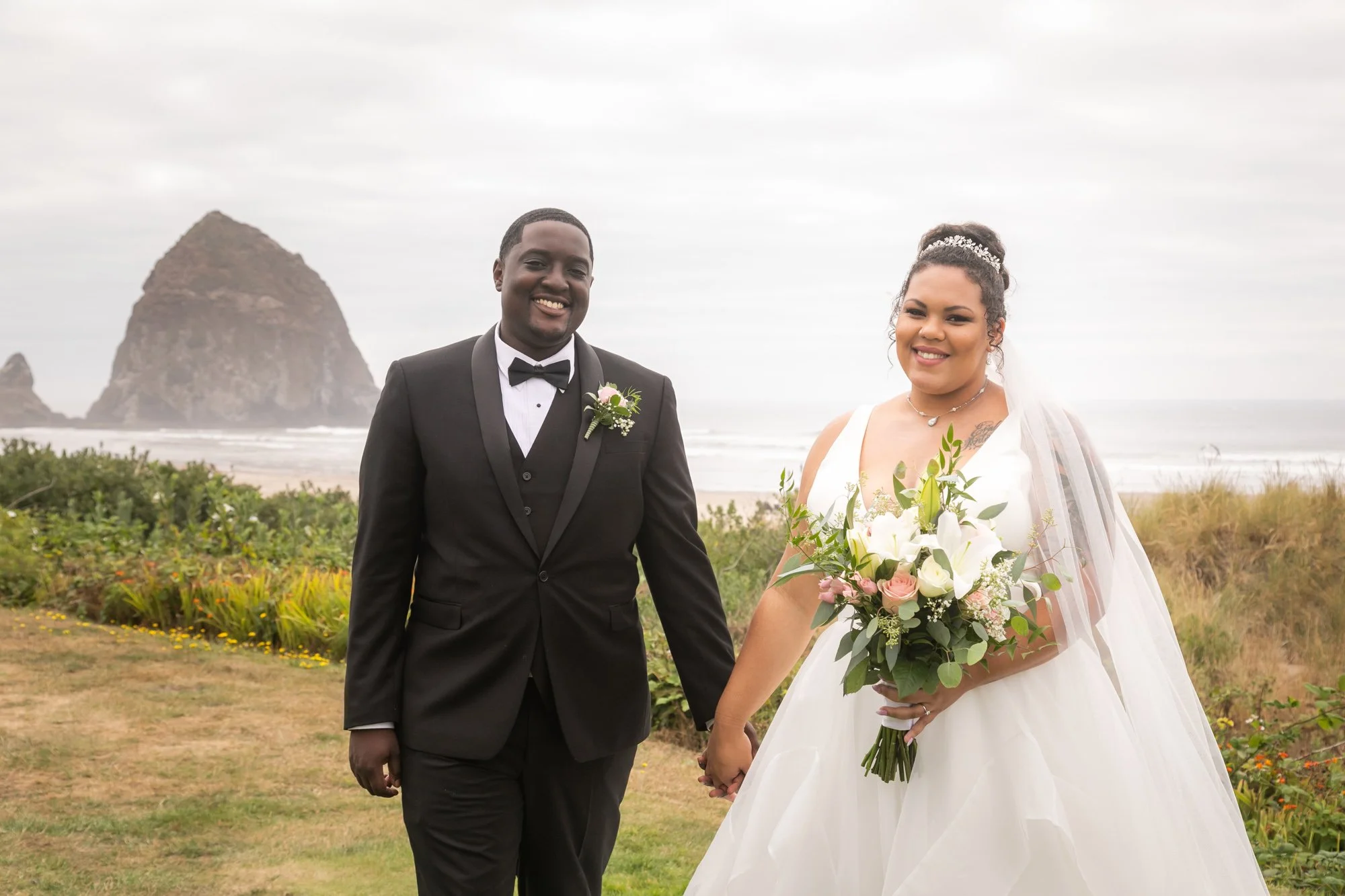 CannonBeach-Wedding-SurfsandResort-DanRice-21-030.jpg