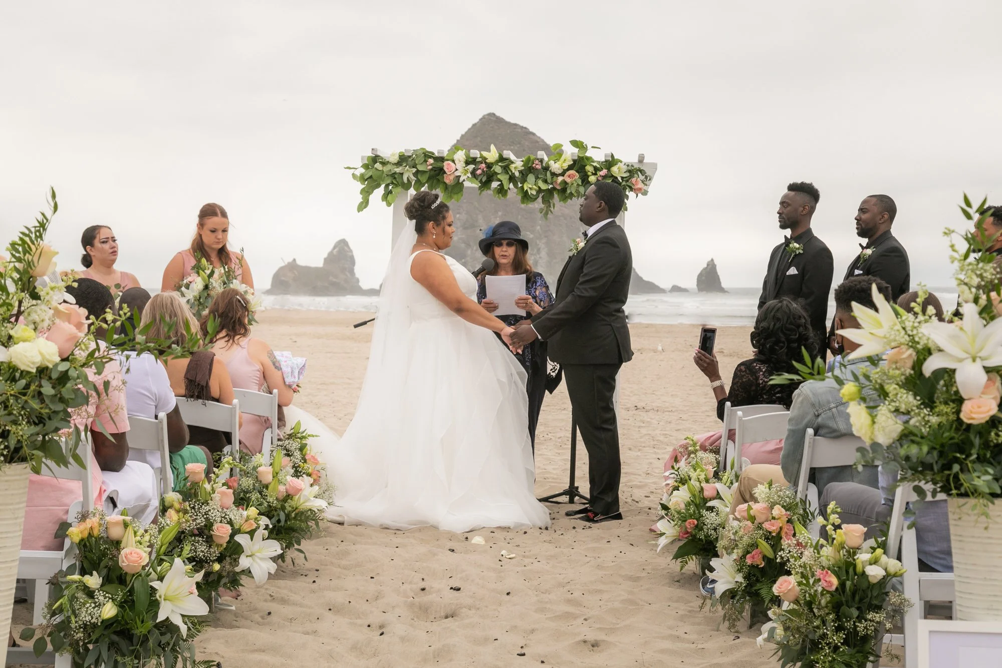 CannonBeach-Wedding-SurfsandResort-DanRice-21-067.jpg