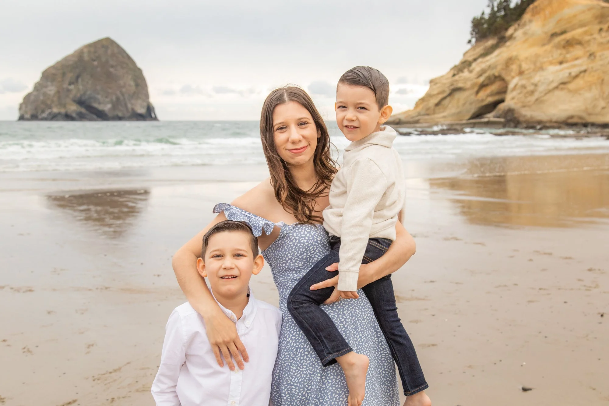 PacificCity-FamilyPhotographer-OregonCoast-DanRice21-010.jpg