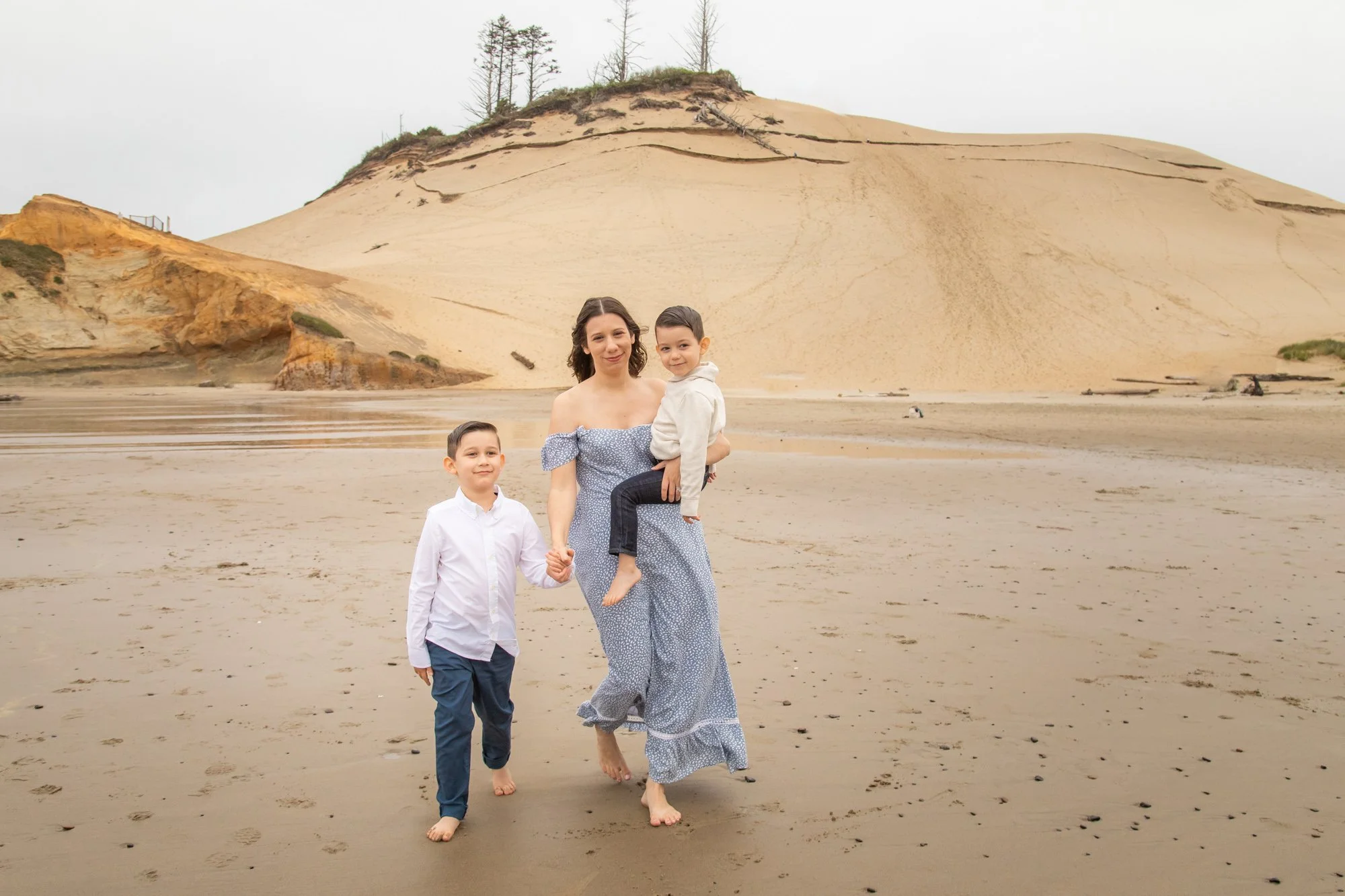 PacificCity-FamilyPhotographer-OregonCoast-DanRice21-011.jpg