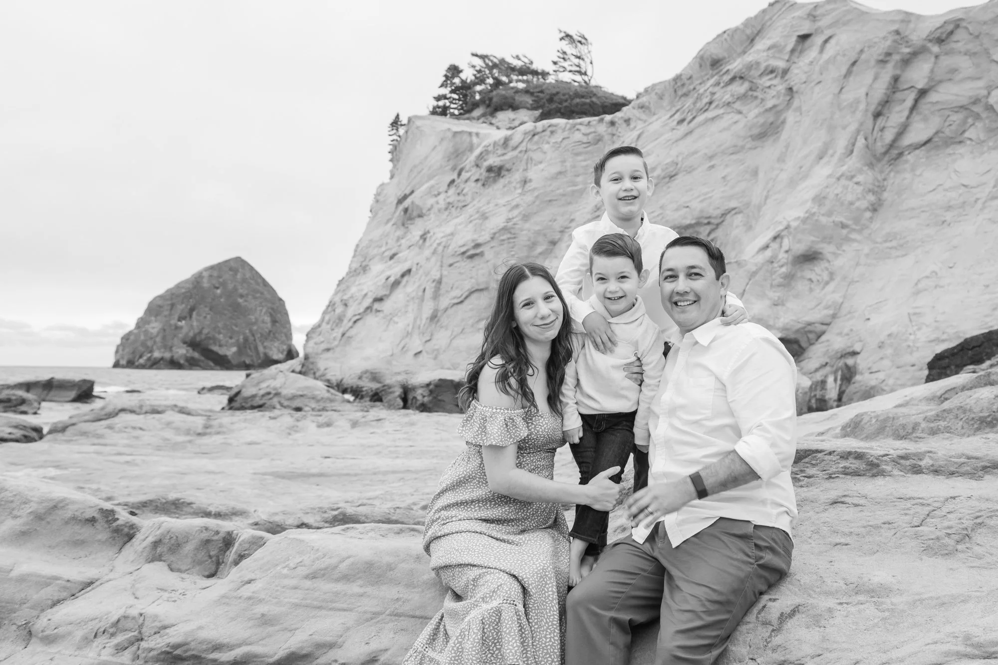 PacificCity-FamilyPhotographer-OregonCoast-DanRice21-017.jpg