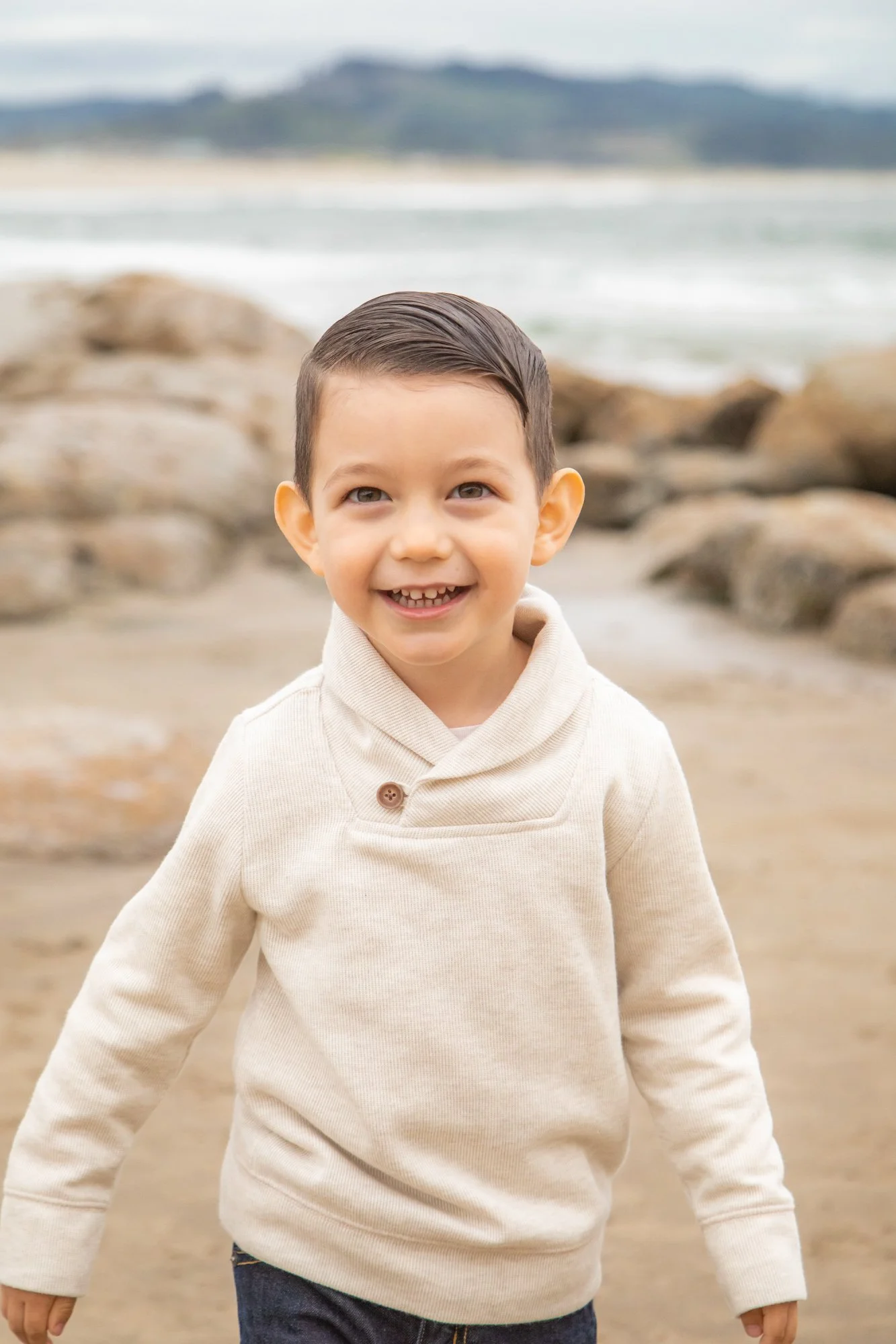 PacificCity-FamilyPhotographer-OregonCoast-DanRice21-022.jpg