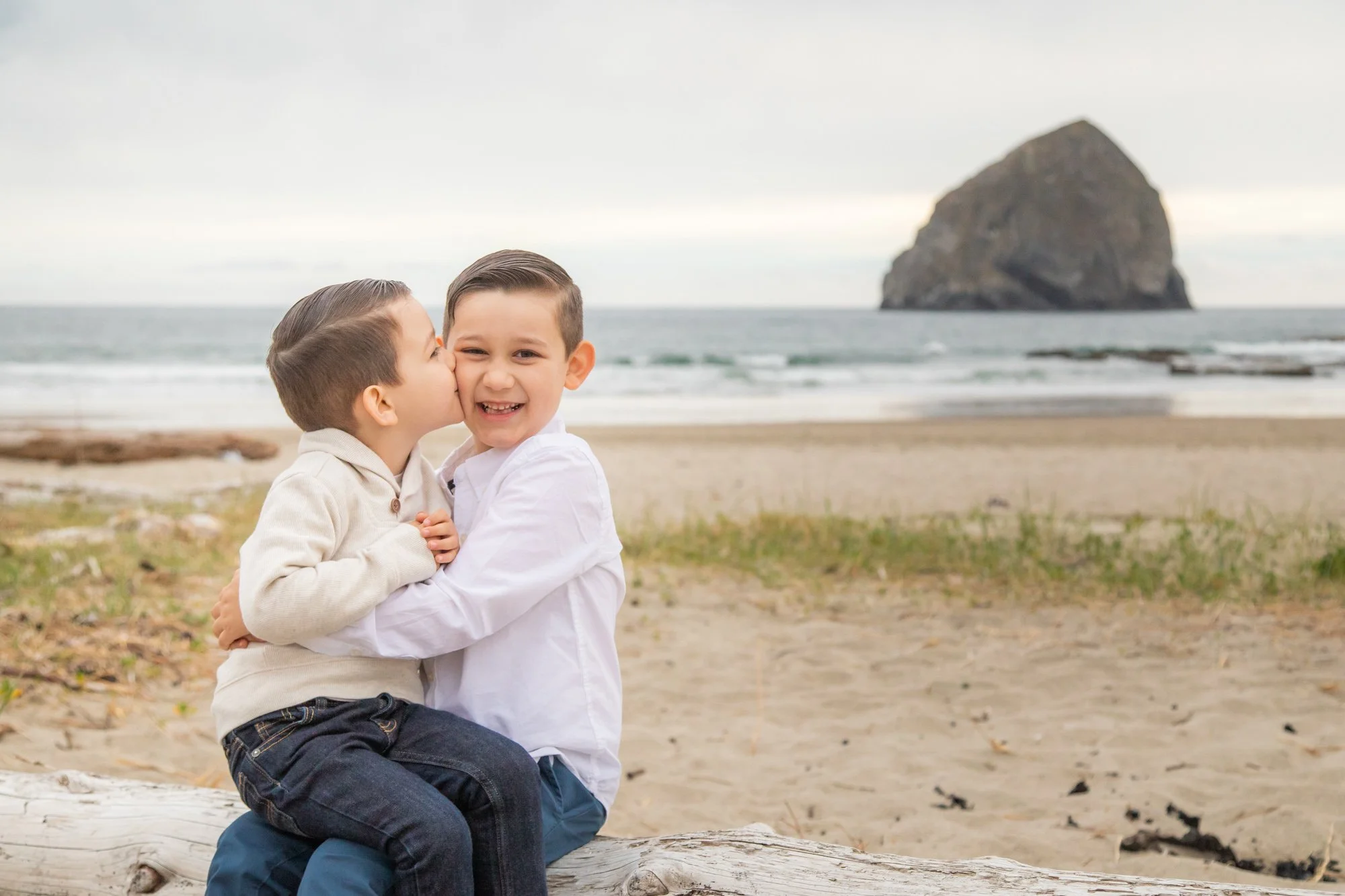 PacificCity-FamilyPhotographer-OregonCoast-DanRice21-032.jpg