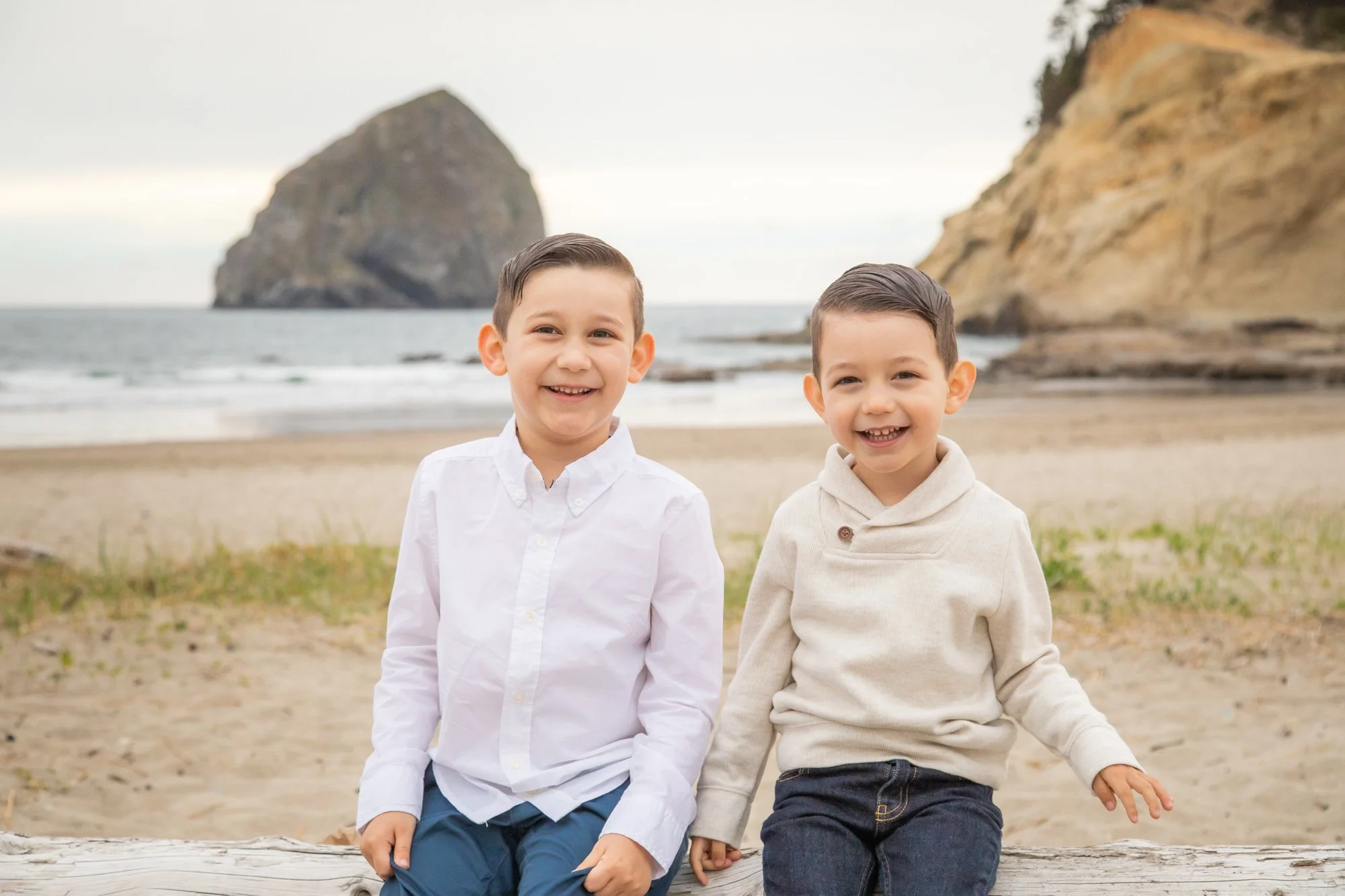PacificCity-FamilyPhotographer-OregonCoast-DanRice21-034.jpg