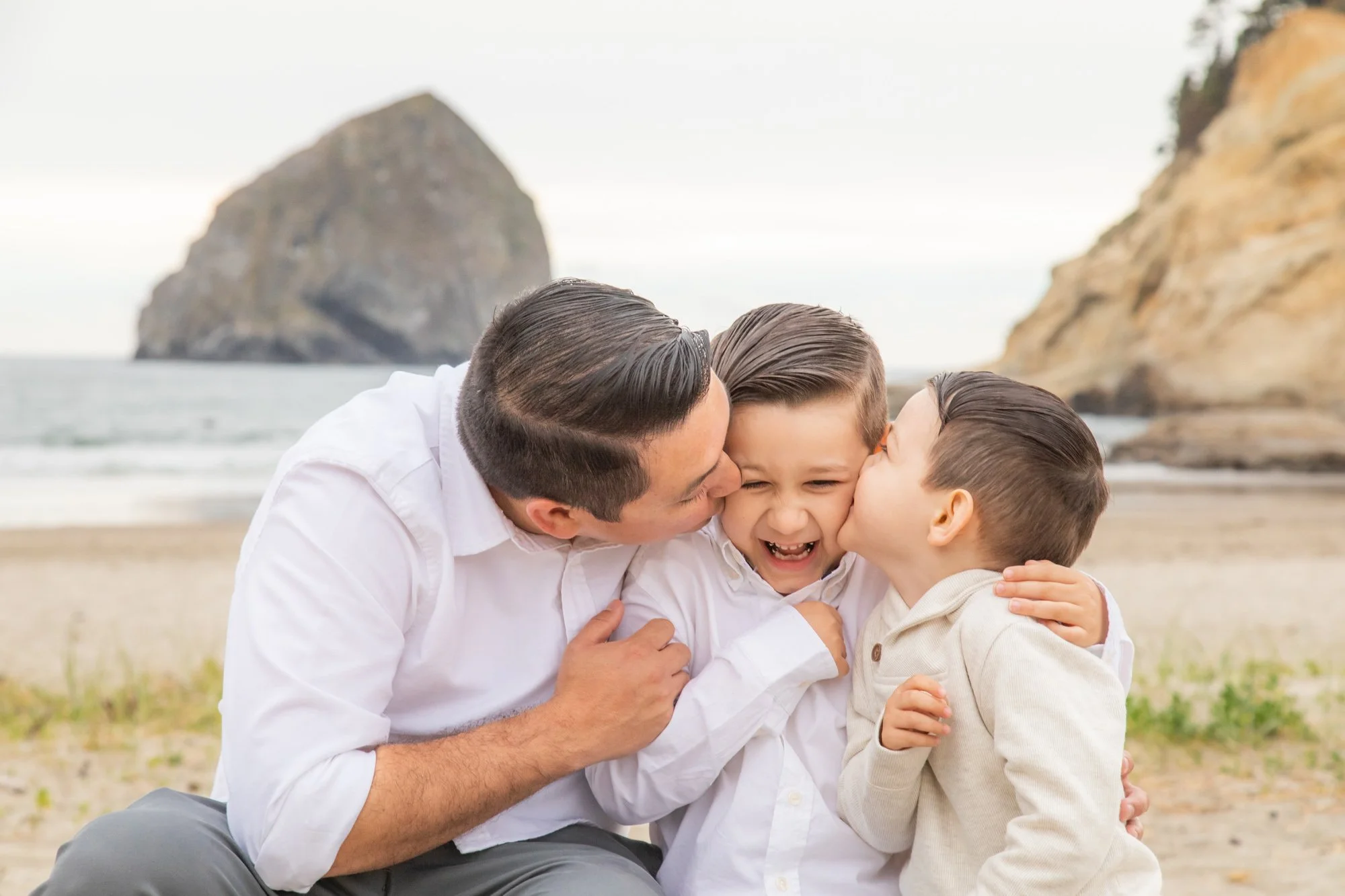 PacificCity-FamilyPhotographer-OregonCoast-DanRice21-036.jpg