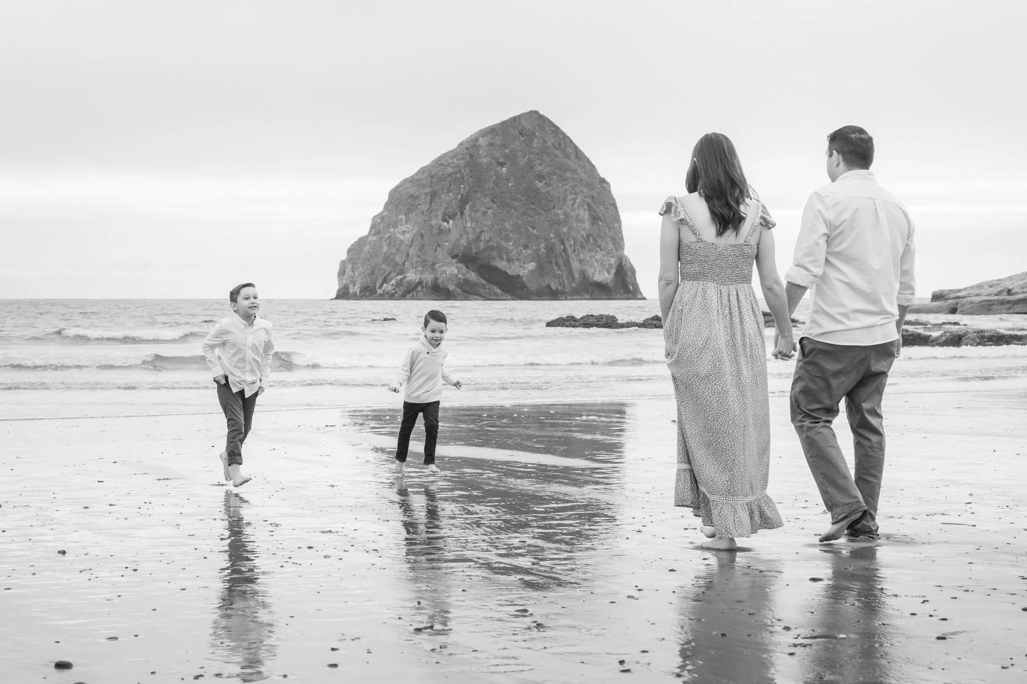 PacificCity-FamilyPhotographer-OregonCoast-DanRice21-041.jpg