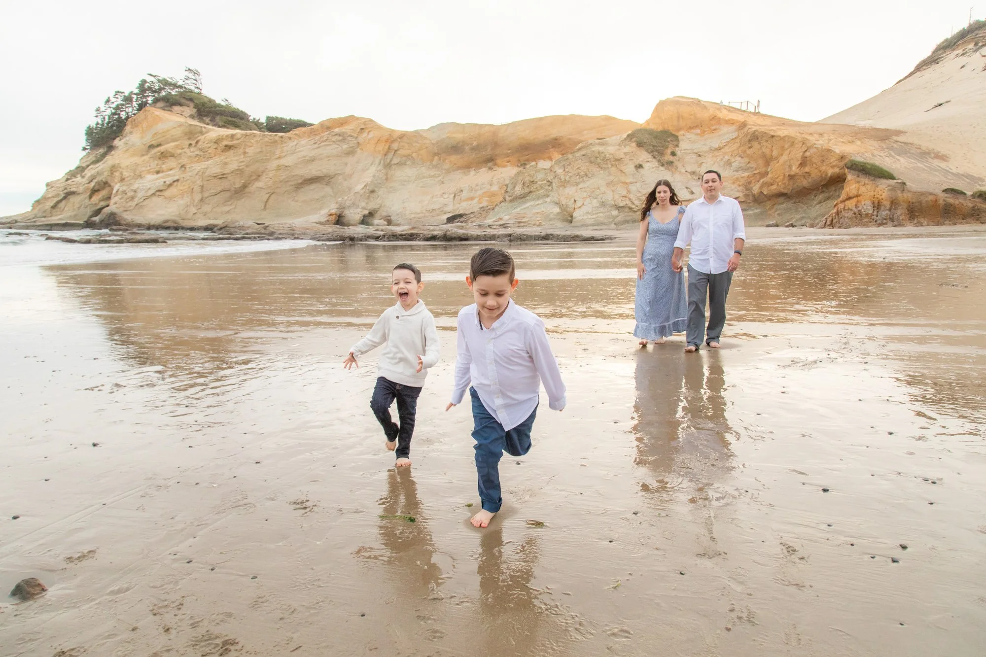 PacificCity-FamilyPhotographer-OregonCoast-DanRice21-044.jpg