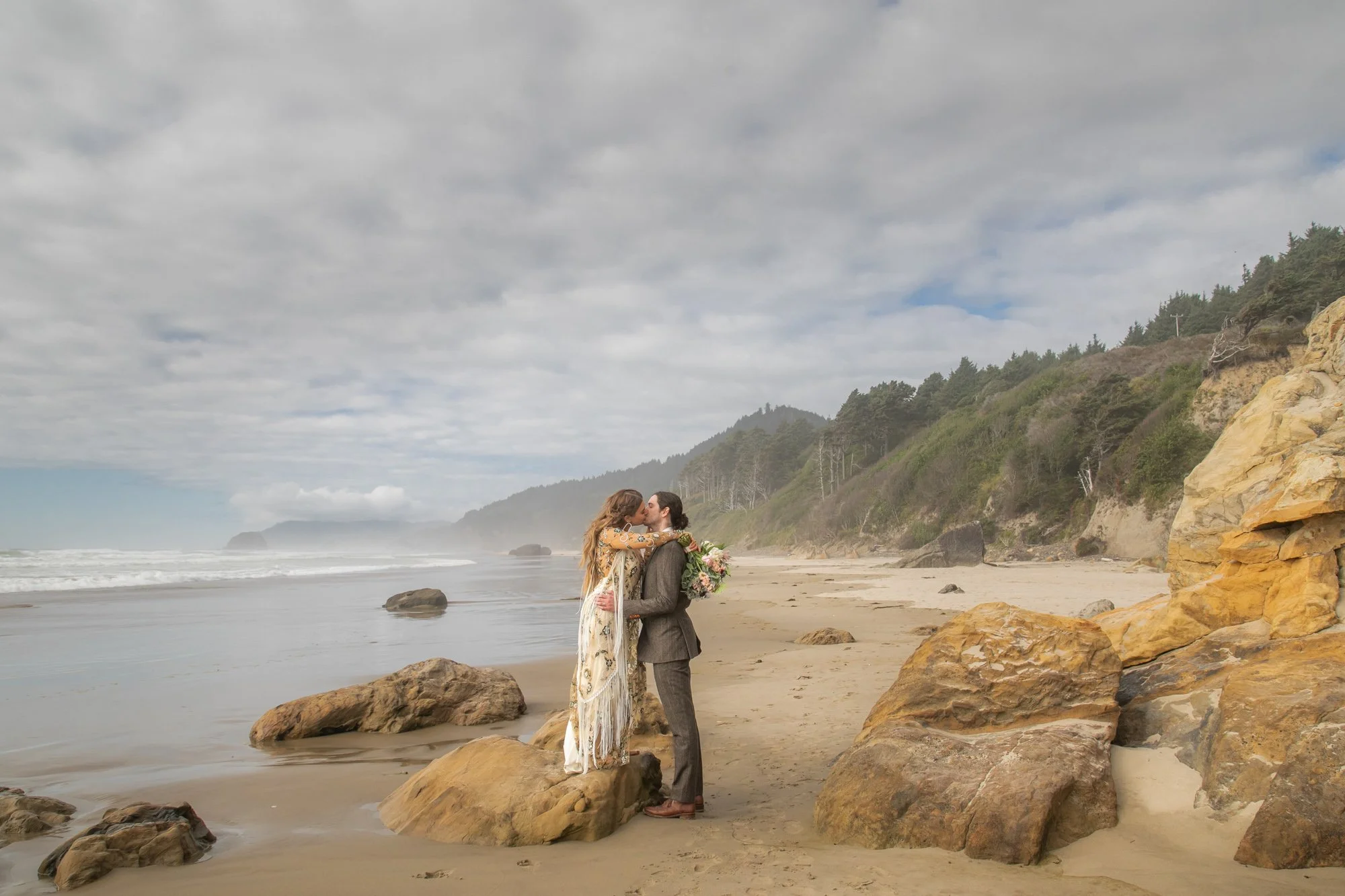 OregonCoast-Elopement-Photographer-Arcadia-DanRice21-116.jpg