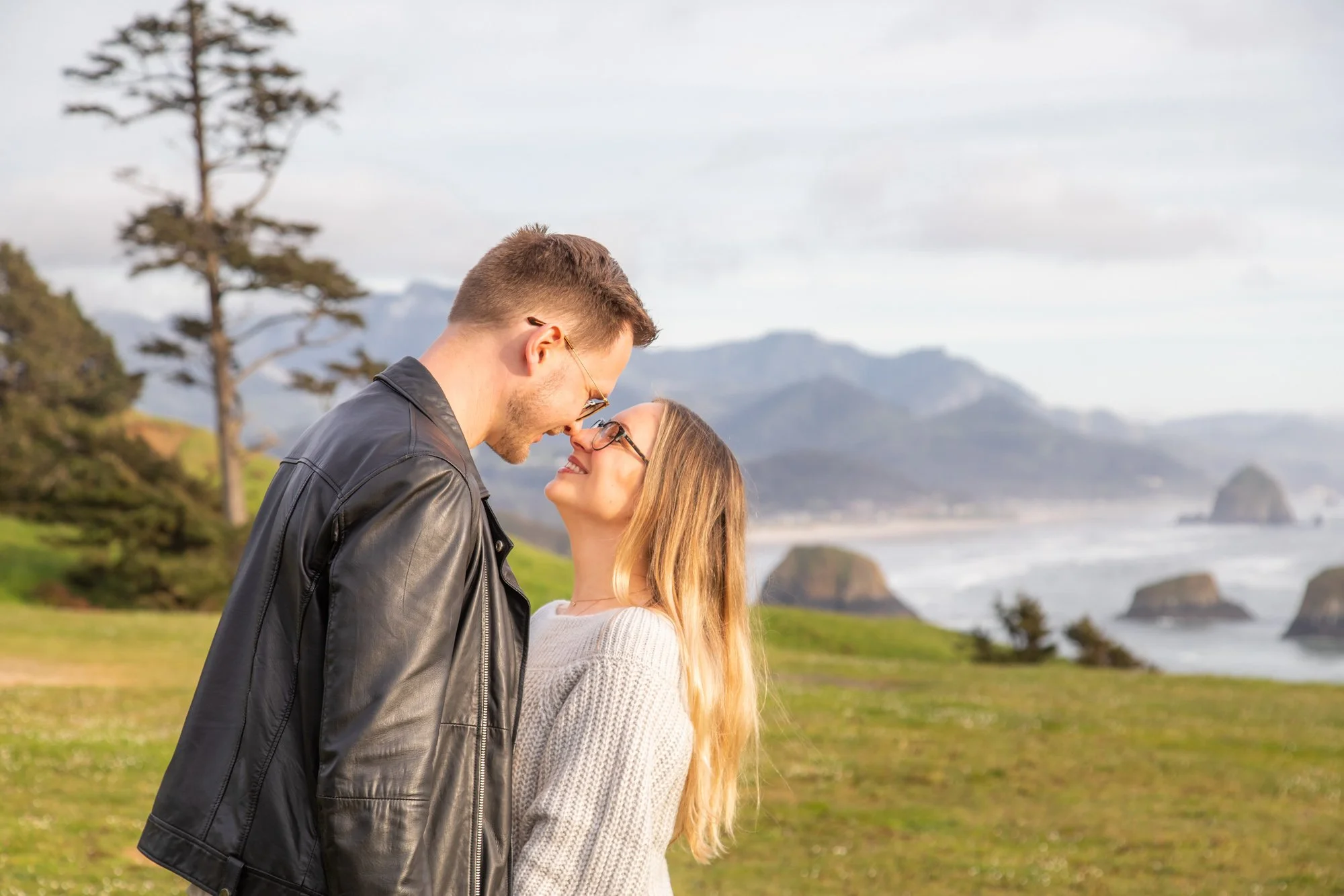 AnniversaryPhotography-EcolaStatePark-Haystack Rock-CannonBeach-DanRice-21-005.jpg