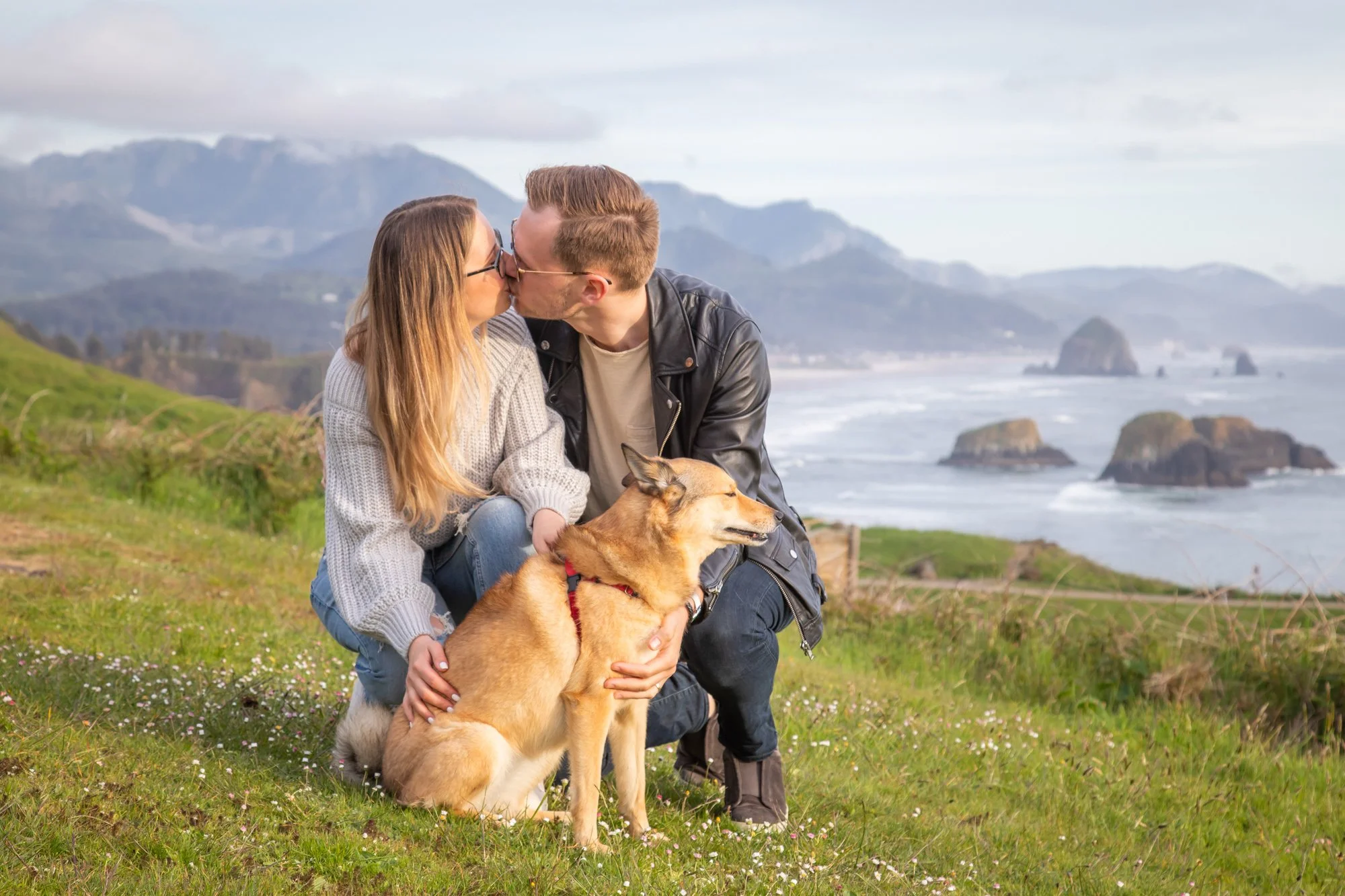 AnniversaryPhotography-EcolaStatePark-Haystack Rock-CannonBeach-DanRice-21-013.jpg