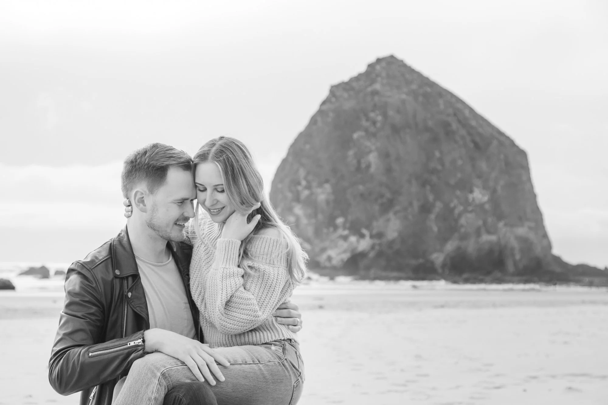 AnniversaryPhotography-EcolaStatePark-Haystack Rock-CannonBeach-DanRice-21-029.jpg