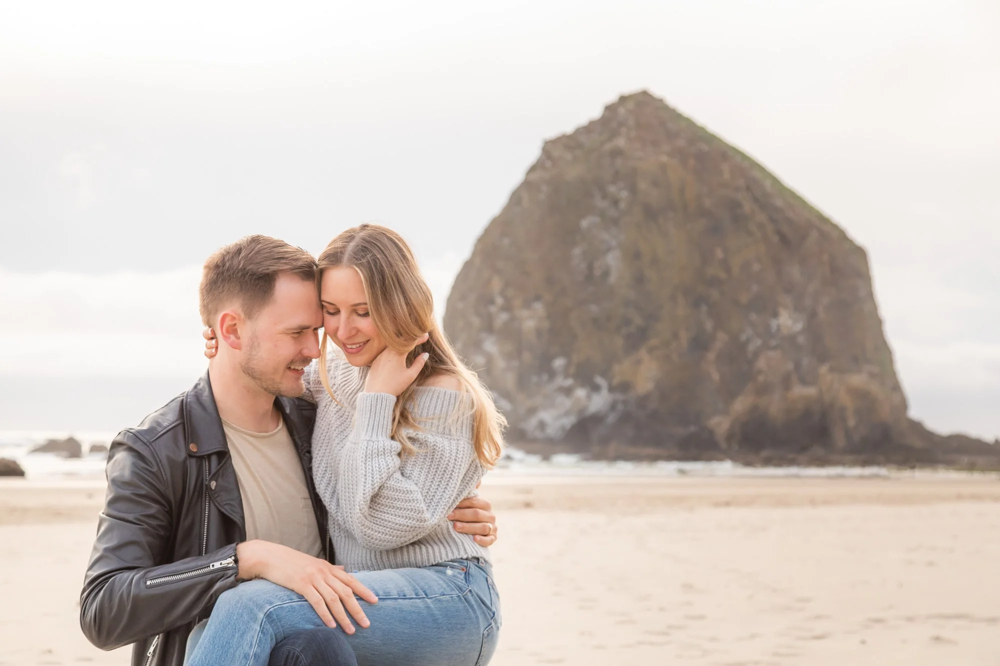 AnniversaryPhotography-EcolaStatePark-Haystack Rock-CannonBeach-DanRice-21-030.jpg